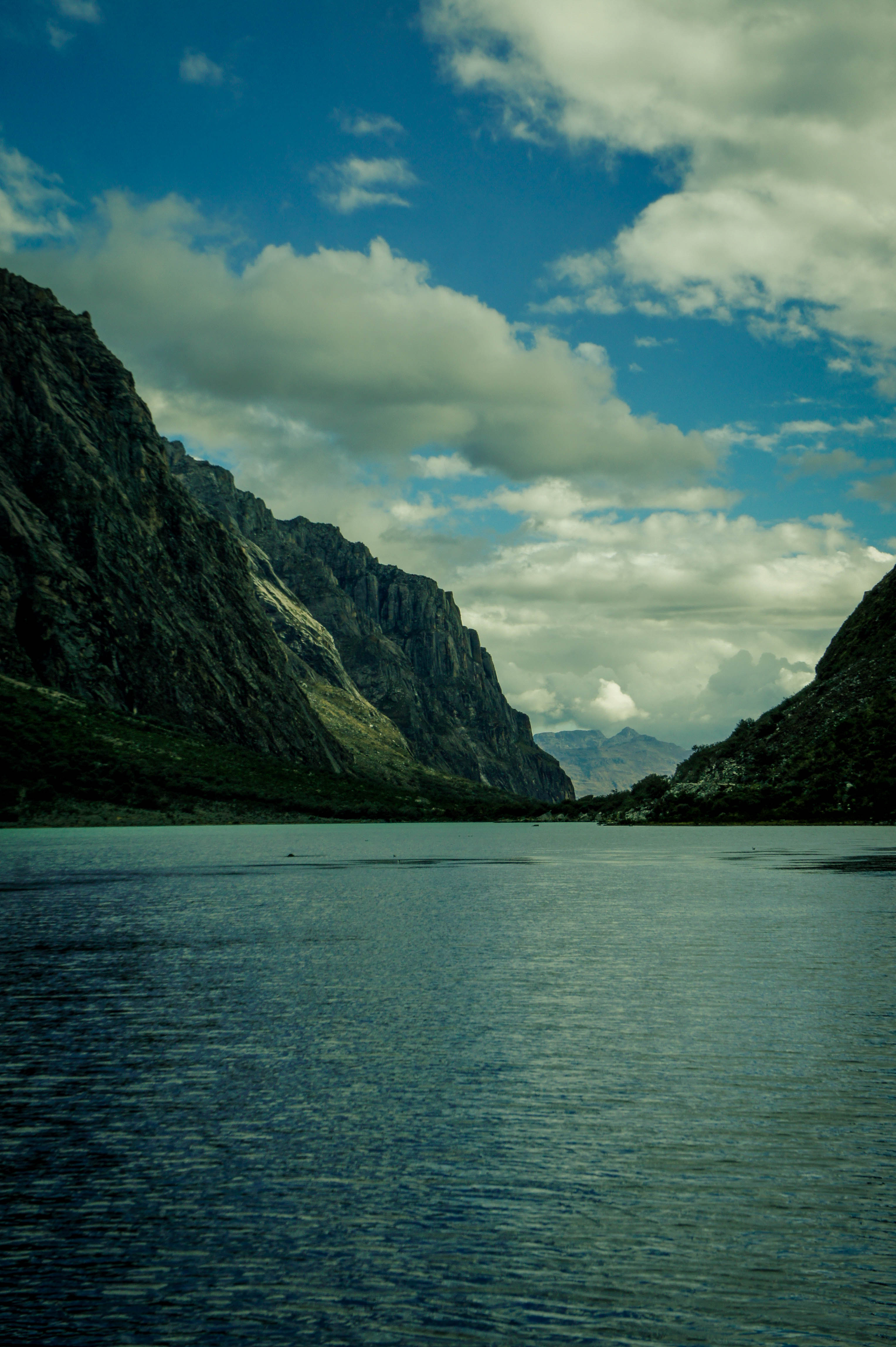 Free download wallpaper Nature, Sky, Mountains, Rocks, Lake, Glare on your PC desktop