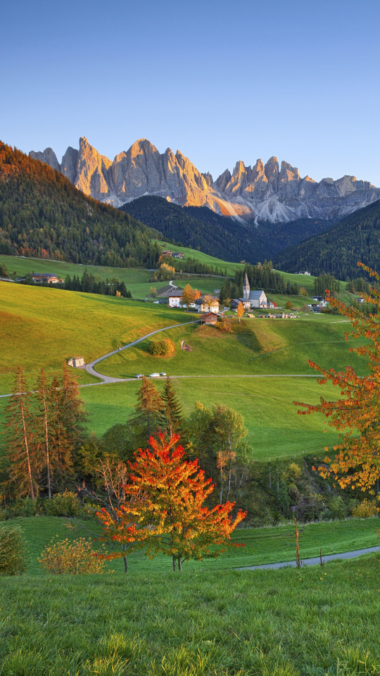 Handy-Wallpaper Landschaft, Herbst, Italien, Berg, Dorf, Hügel, Gebirge, Menschengemacht kostenlos herunterladen.