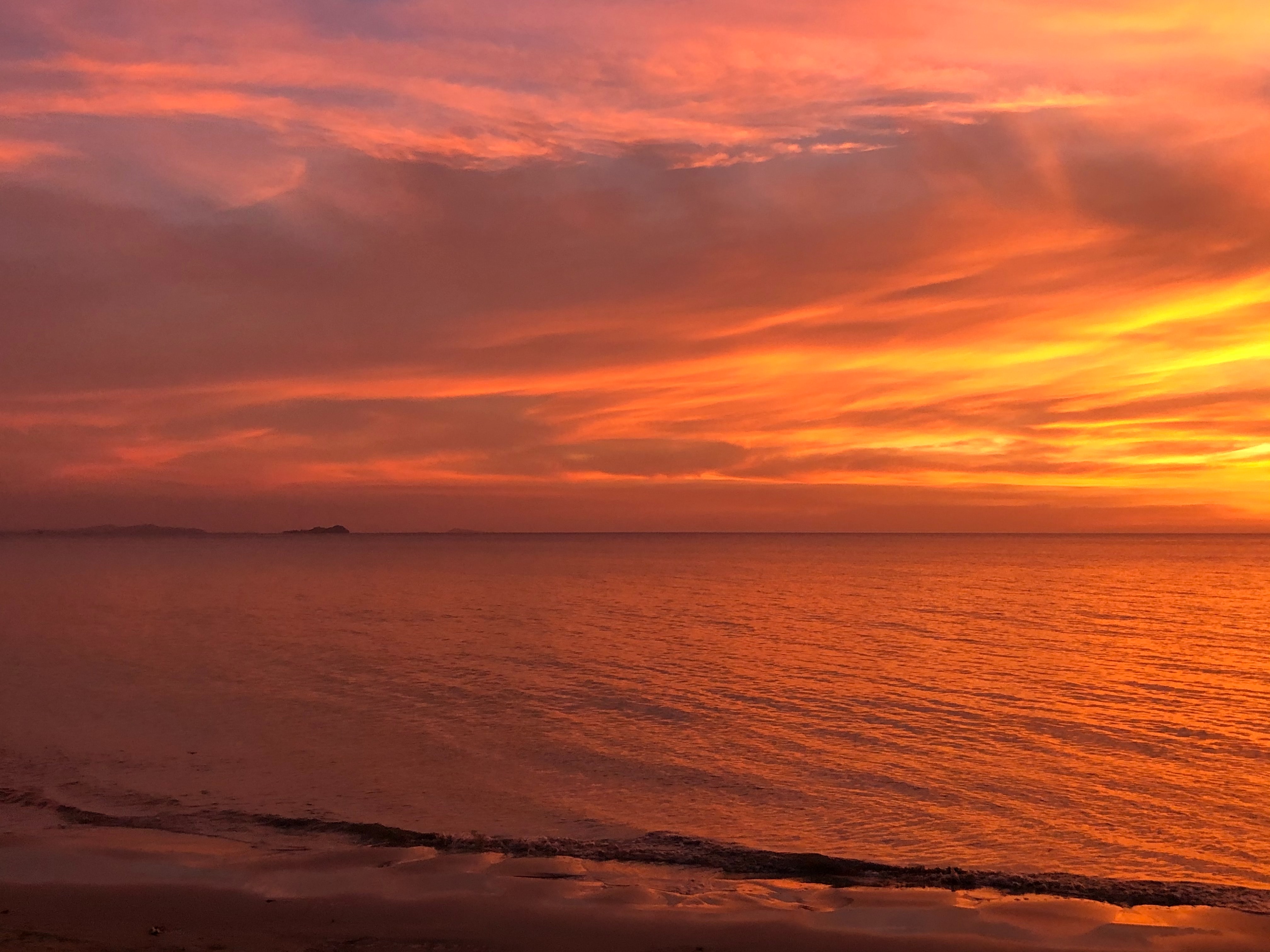 Download mobile wallpaper Horizon, Sunset, Coast, Nature for free.