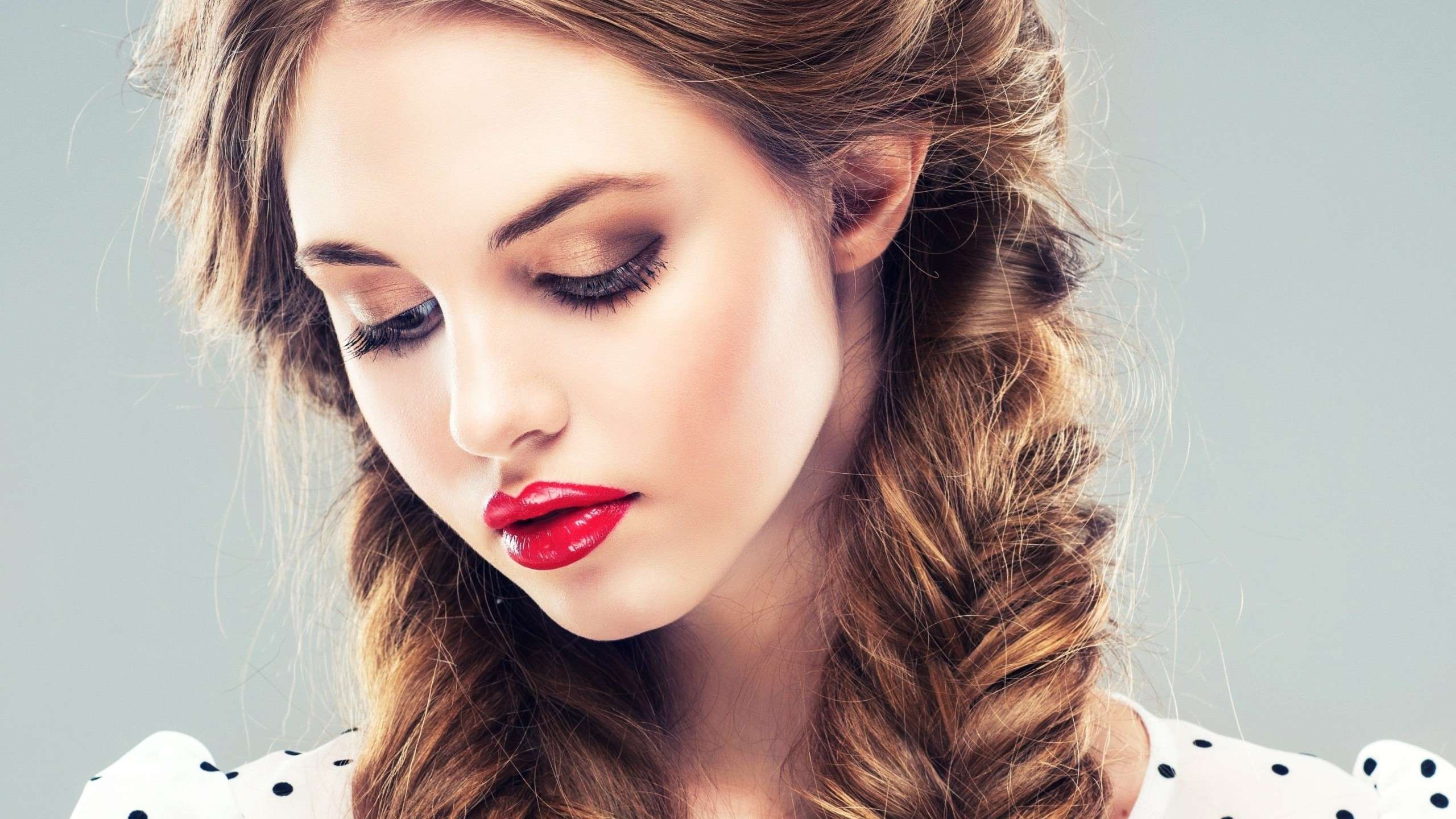 Free download wallpaper Mood, Face, Brunette, Women, Makeup, Braid, Lipstick on your PC desktop