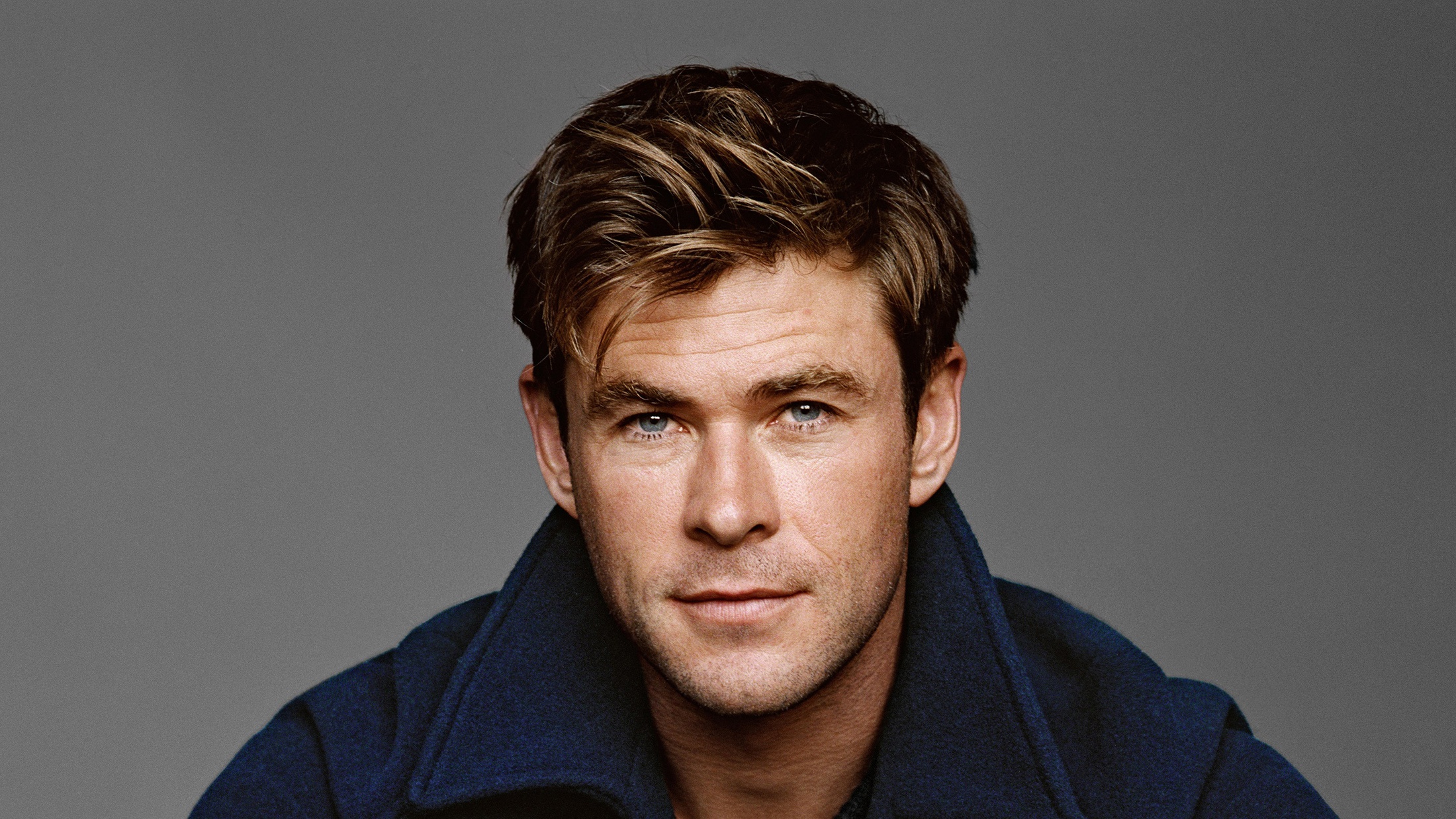 Download mobile wallpaper Face, Blue Eyes, Celebrity, Actor, Chris Hemsworth, Australian for free.