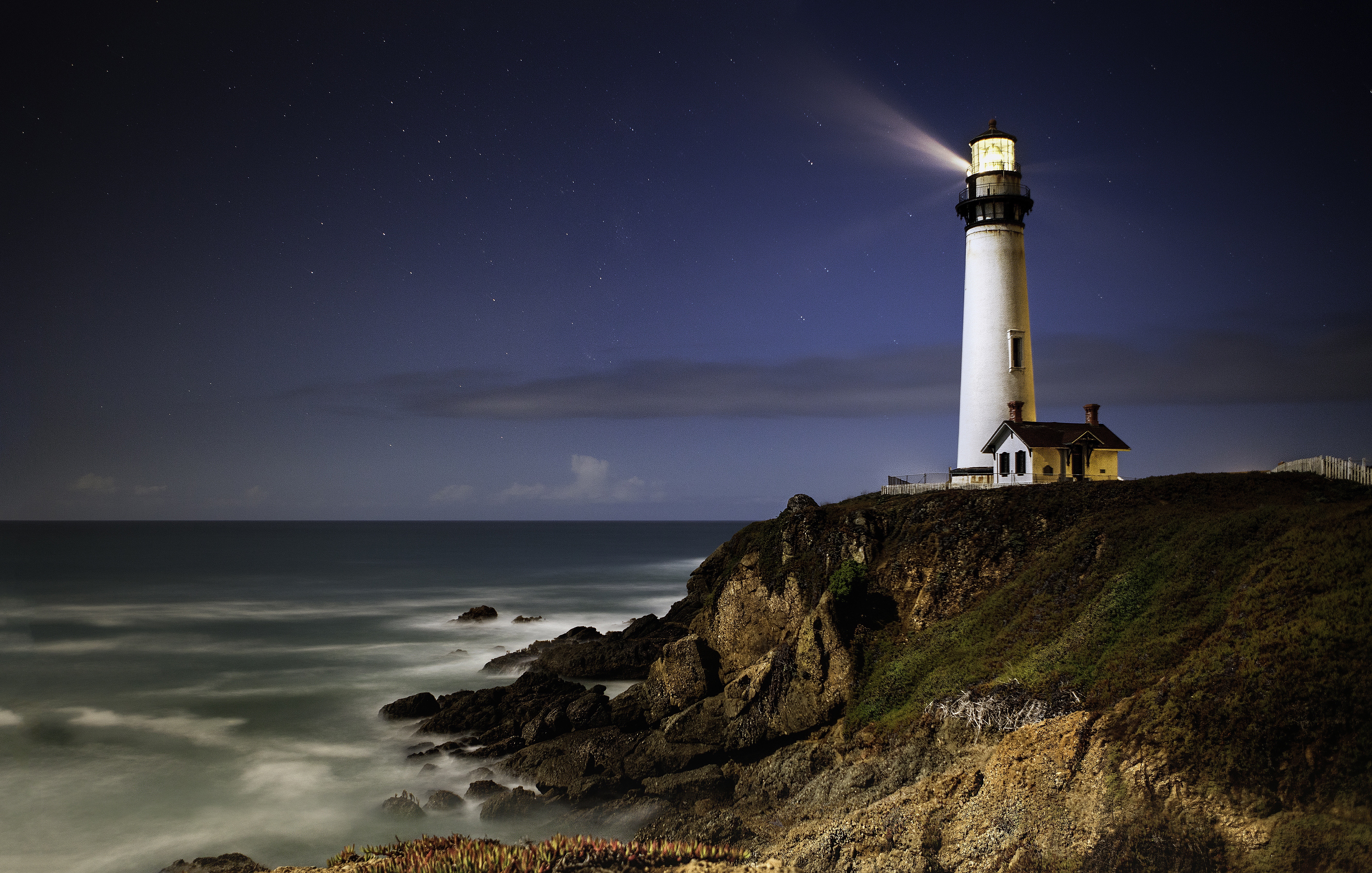 Laden Sie das Horizont, Ozean, Leuchtturm, Nacht, Himmel, Menschengemacht-Bild kostenlos auf Ihren PC-Desktop herunter