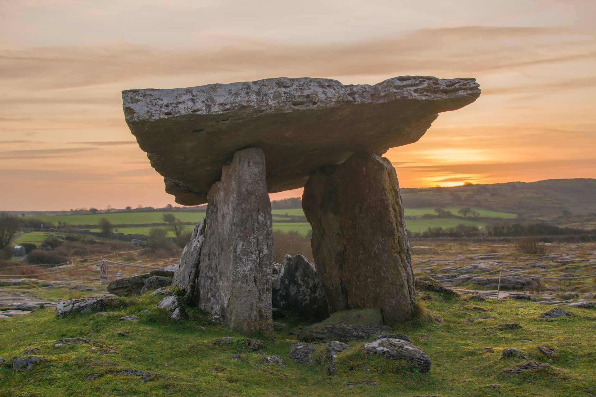 1511791 Hintergrundbild herunterladen menschengemacht, dolmen von poulnabrone, prähistorisch, sonnenuntergang - Bildschirmschoner und Bilder kostenlos