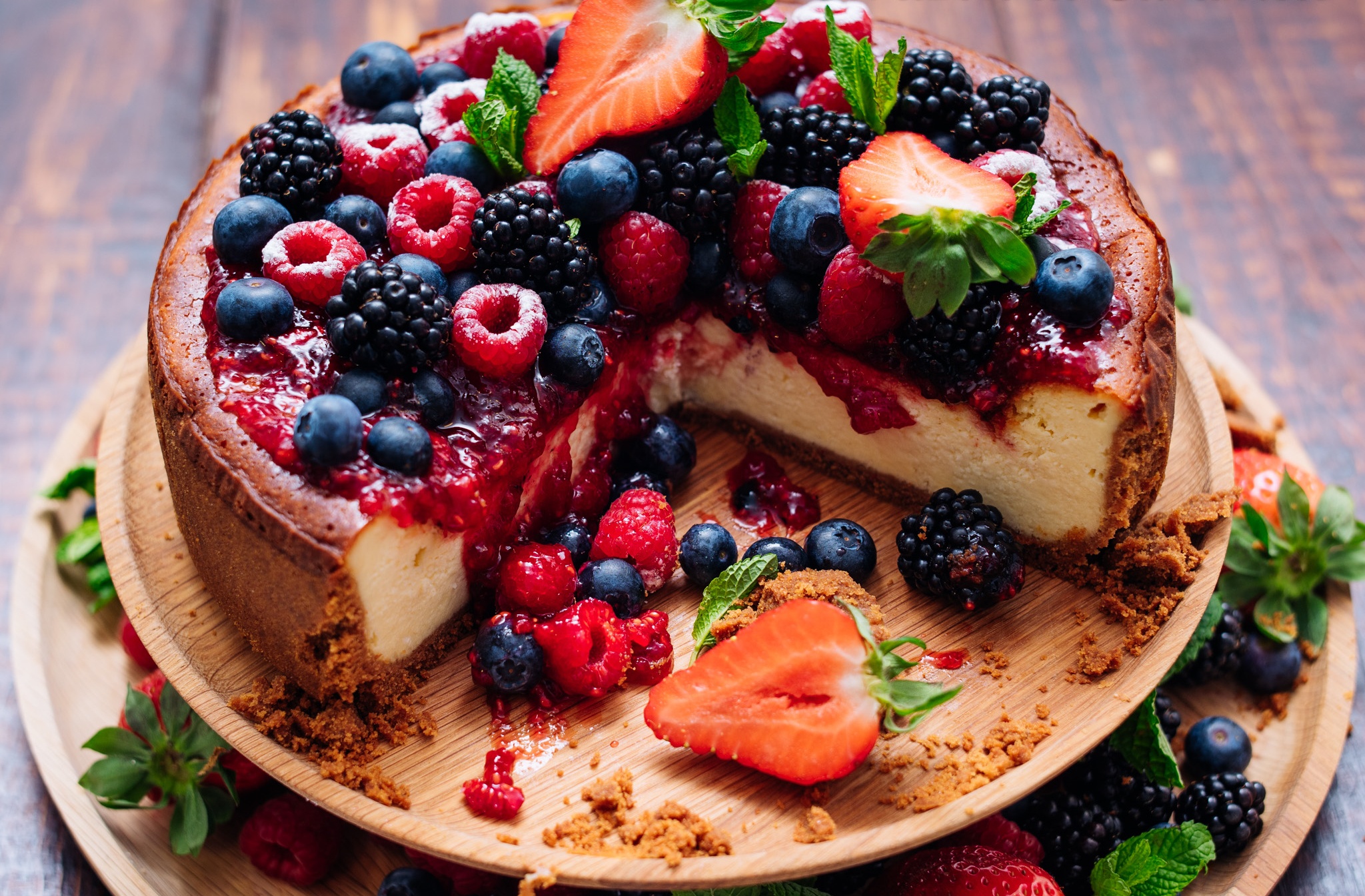 Free download wallpaper Food, Strawberry, Dessert, Blueberry, Raspberry, Blackberry, Cake, Berry, Fruit, Pastry on your PC desktop