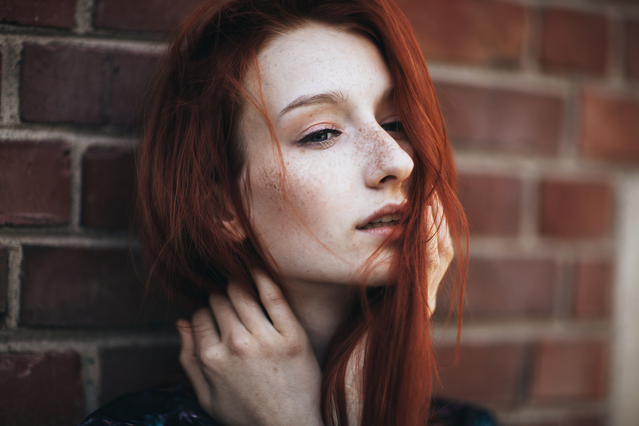 Download mobile wallpaper Redhead, Face, Brick, Model, Women, Green Eyes, Freckles for free.