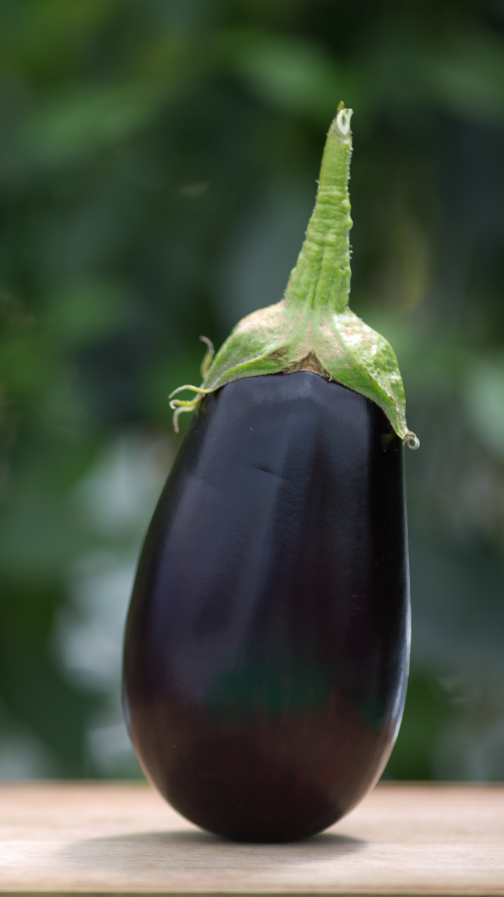Download mobile wallpaper Food, Eggplant for free.