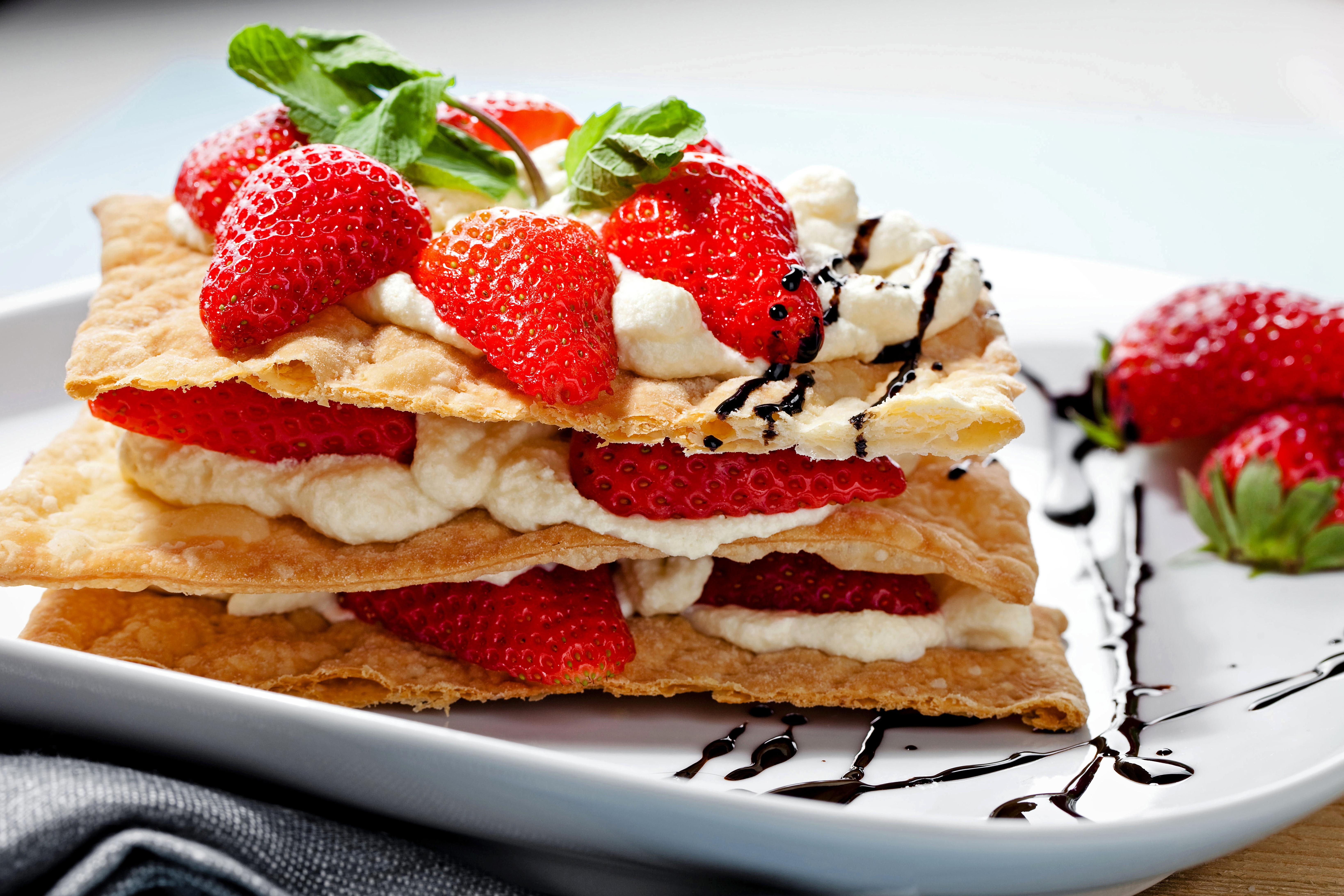 Free download wallpaper Food, Strawberry, Dessert, Cream on your PC desktop