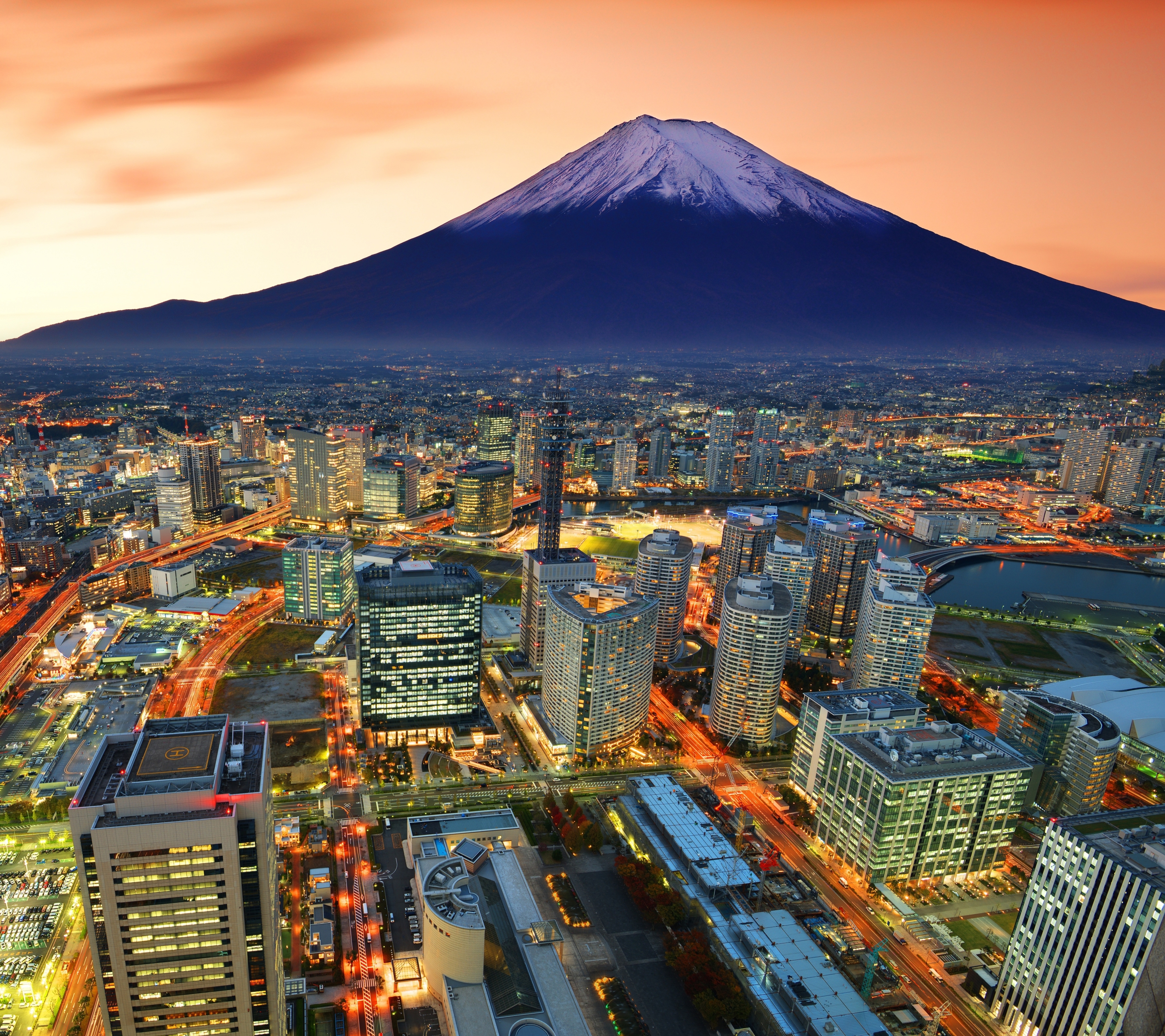 Free download wallpaper Cities, City, Skyscraper, Building, Japan, Cityscape, Yokohama, Mount Fuji, Man Made on your PC desktop