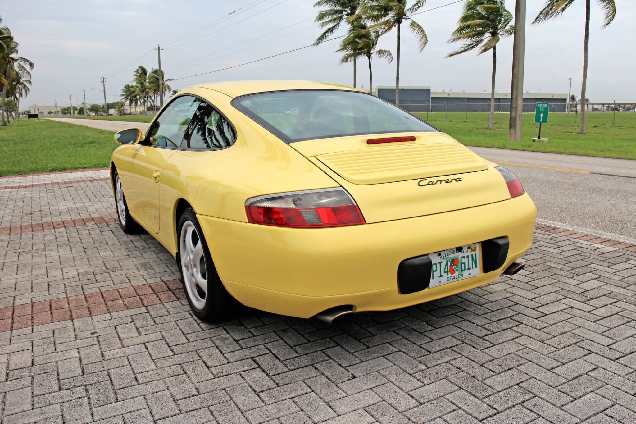 Download mobile wallpaper Car, Old Car, Vehicles, Porsche 911 Carrera, Coupé, Yellow Car for free.