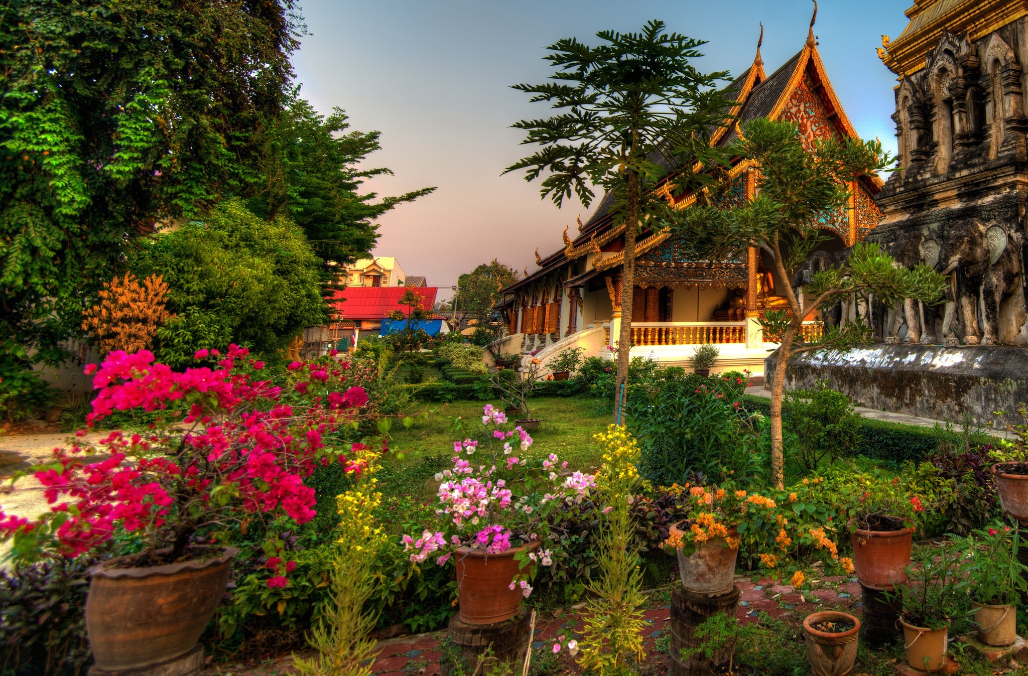 Handy-Wallpaper Wat Chiang Mann, Chiangmai, Thailand, Tempel, Religiös kostenlos herunterladen.