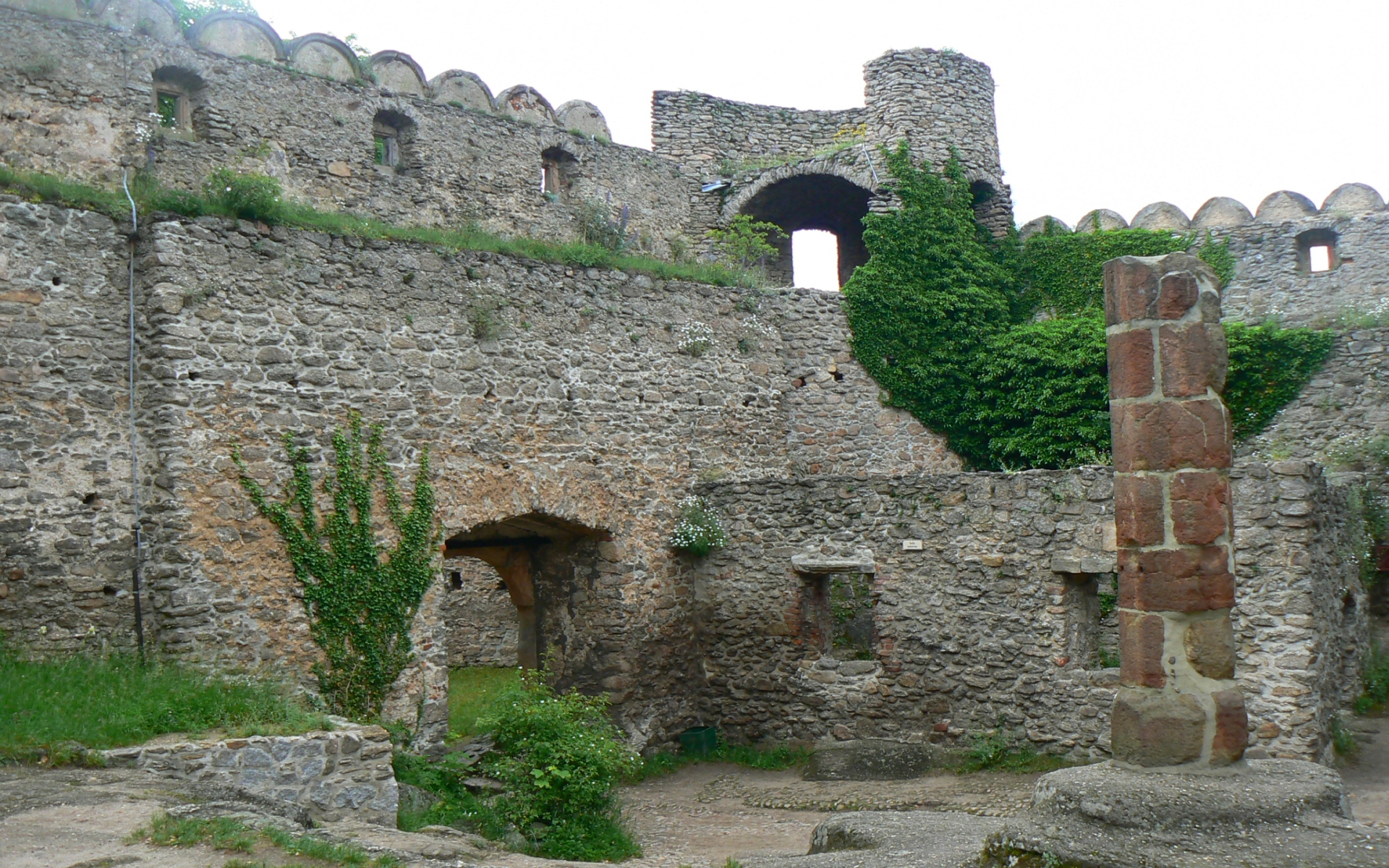 Télécharger des fonds d'écran Château De Chojnik HD