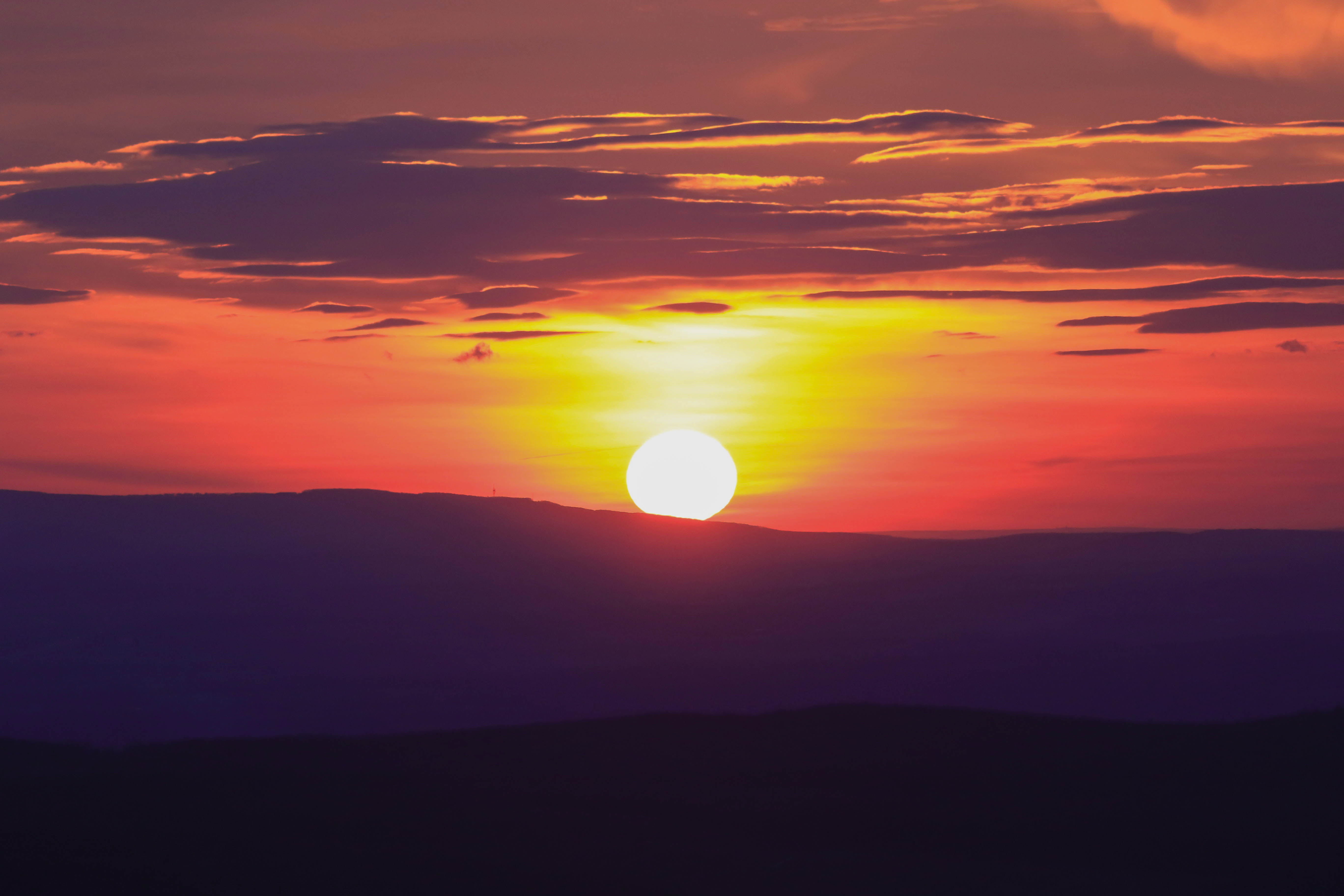 Download mobile wallpaper Sunset, Sky, Horizon, Nature for free.