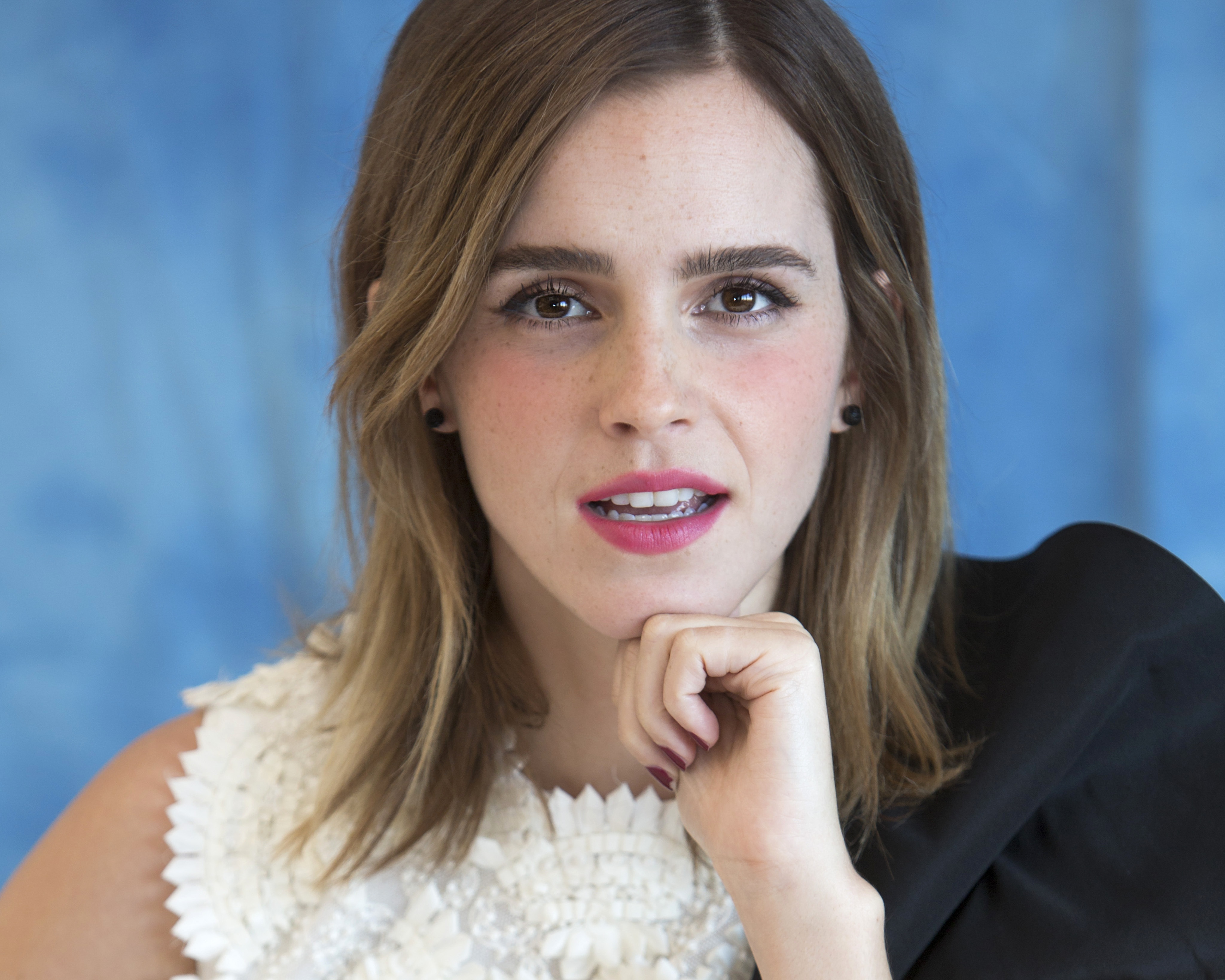 Free download wallpaper Emma Watson, English, Face, Brunette, Celebrity, Brown Eyes, Actress, Lipstick on your PC desktop