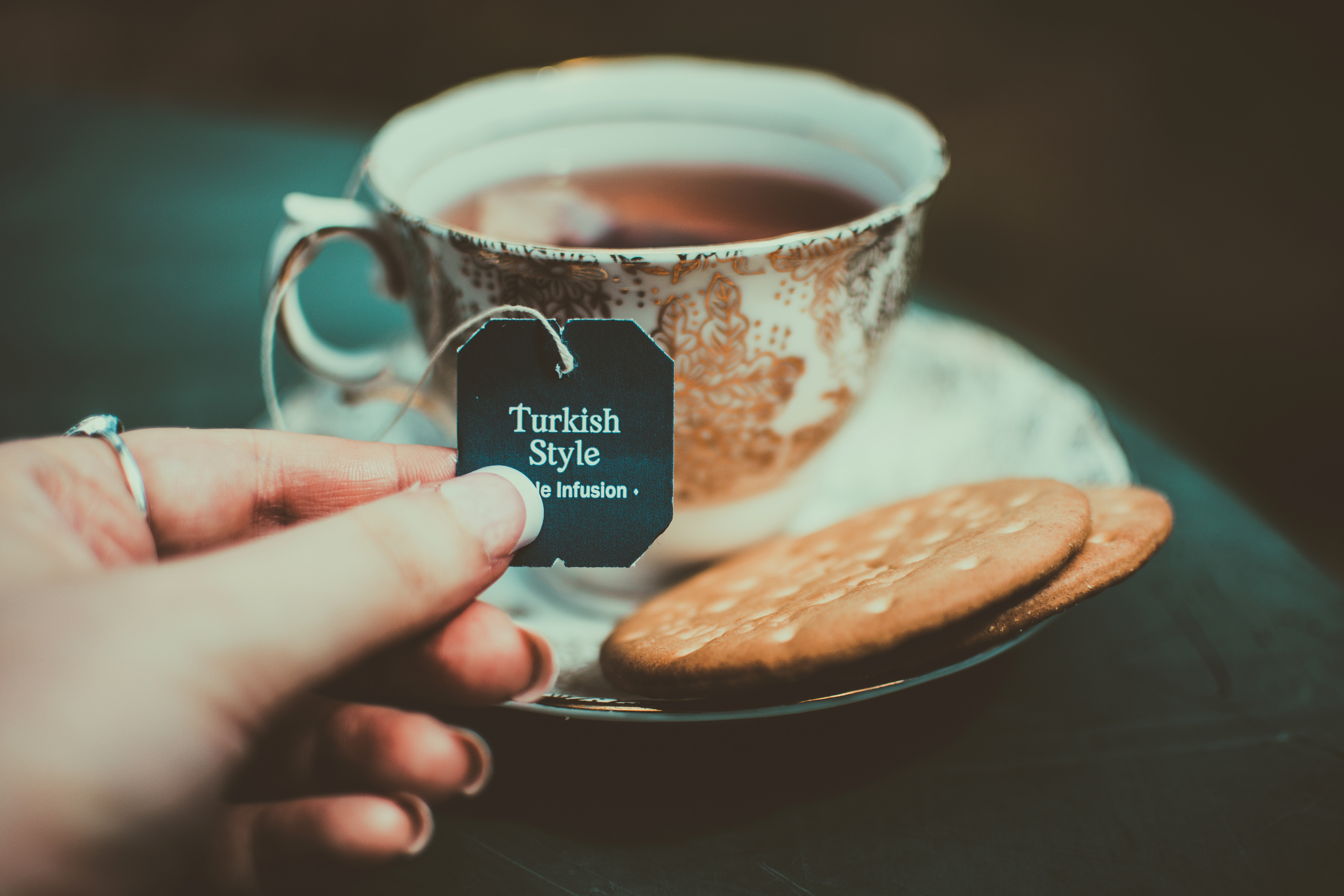 151204 descargar imagen comida, galletas, una taza, taza, inscripción, té, té turco: fondos de pantalla y protectores de pantalla gratis