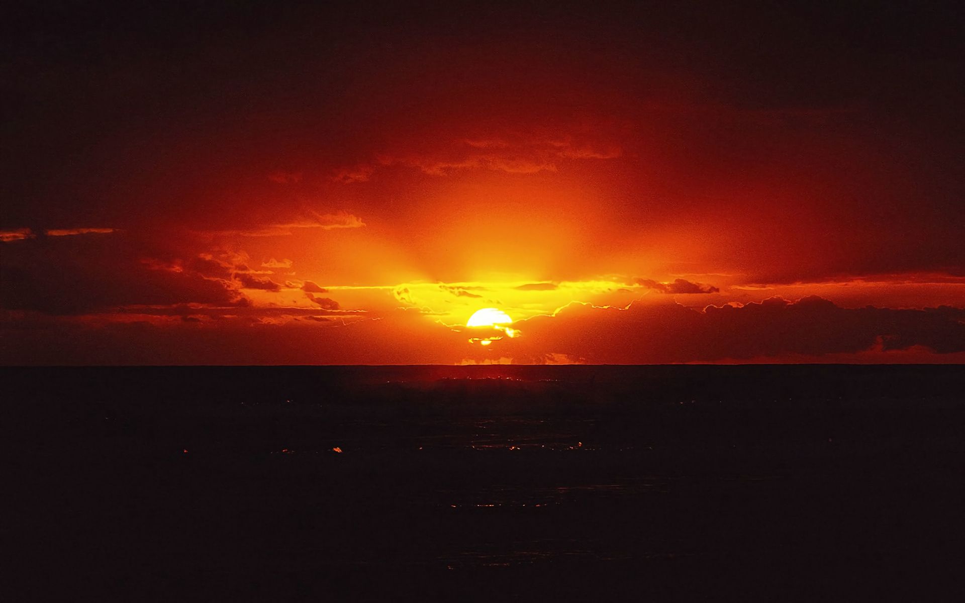 Download mobile wallpaper Sunset, Sky, Sun, Horizon, Earth, Cloud, Sunbeam, Orange (Color) for free.