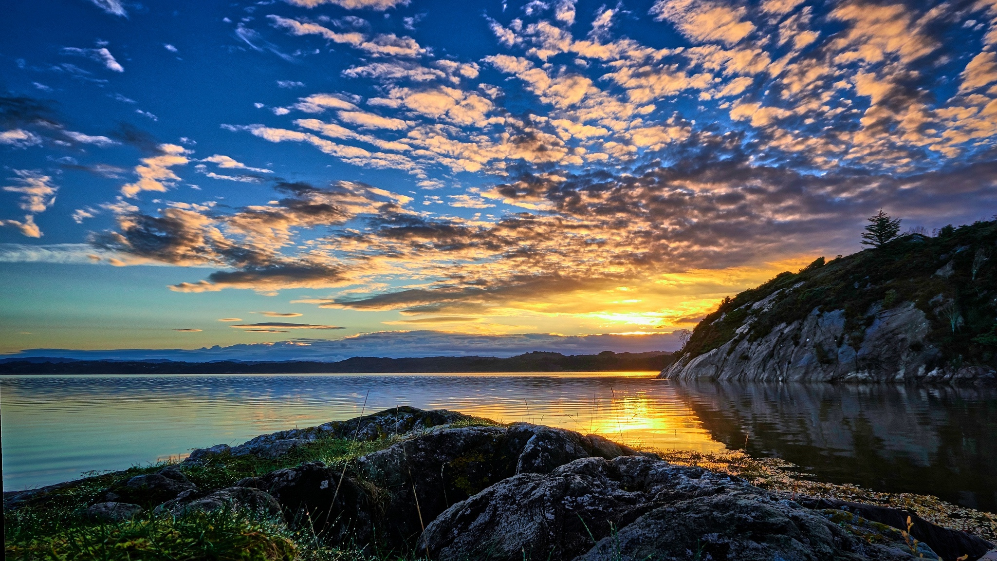 Free download wallpaper Nature, Sky, Lakes, Lake, Sunrise, Earth, Norway, Cloud on your PC desktop