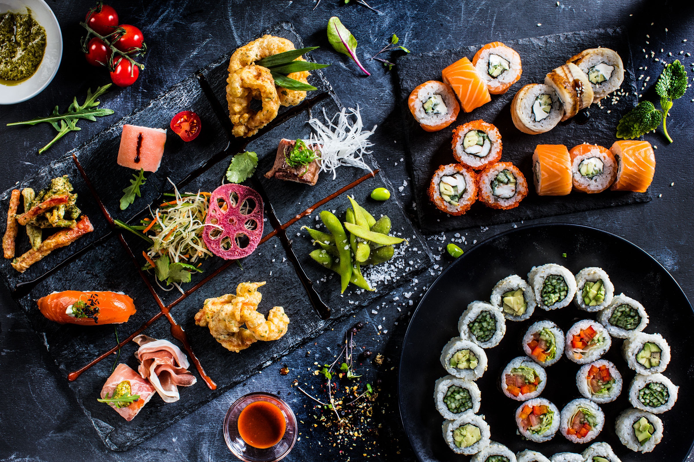 Handy-Wallpaper Sushi, Fisch, Meeresfrüchte, Nahrungsmittel, Stillleben kostenlos herunterladen.
