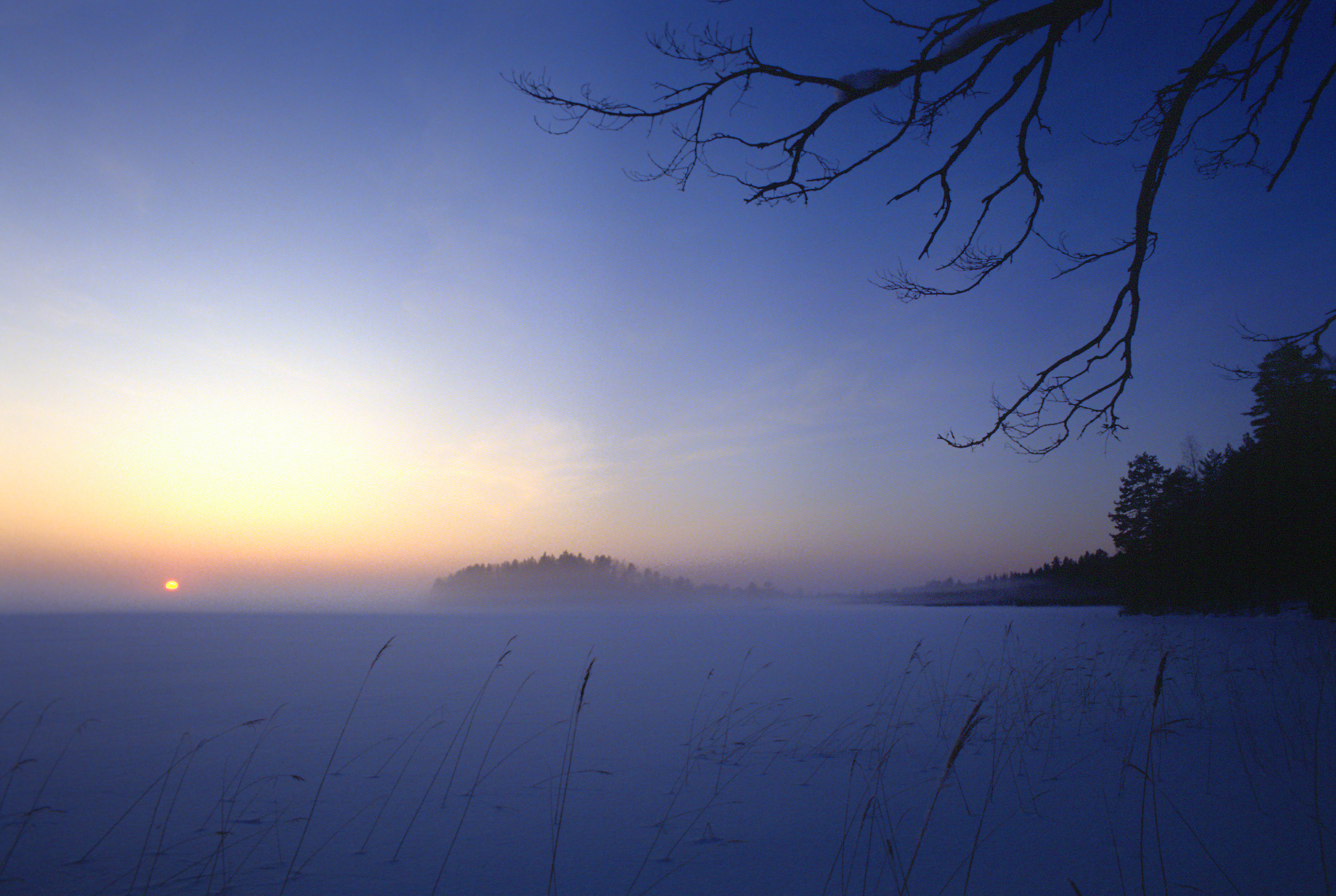 Скачать обои бесплатно Снег, Озера, Озеро, Финляндия, Земля/природа картинка на рабочий стол ПК