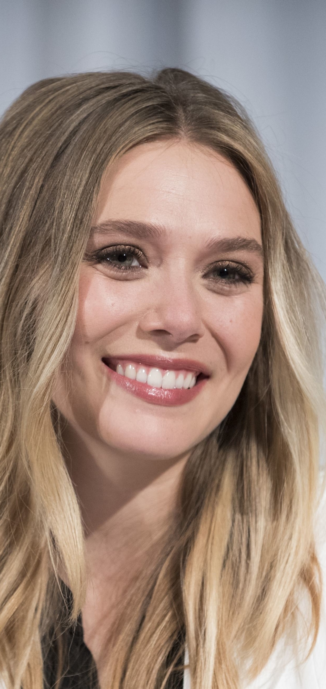 Descarga gratuita de fondo de pantalla para móvil de Celebridades, Elizabeth Olsen.