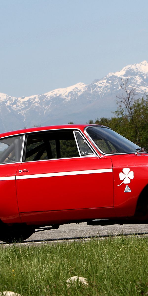 Free Alfa Romeo Giulia Gta 4K Wallpapers & Desktop HD Backgrounds for PC