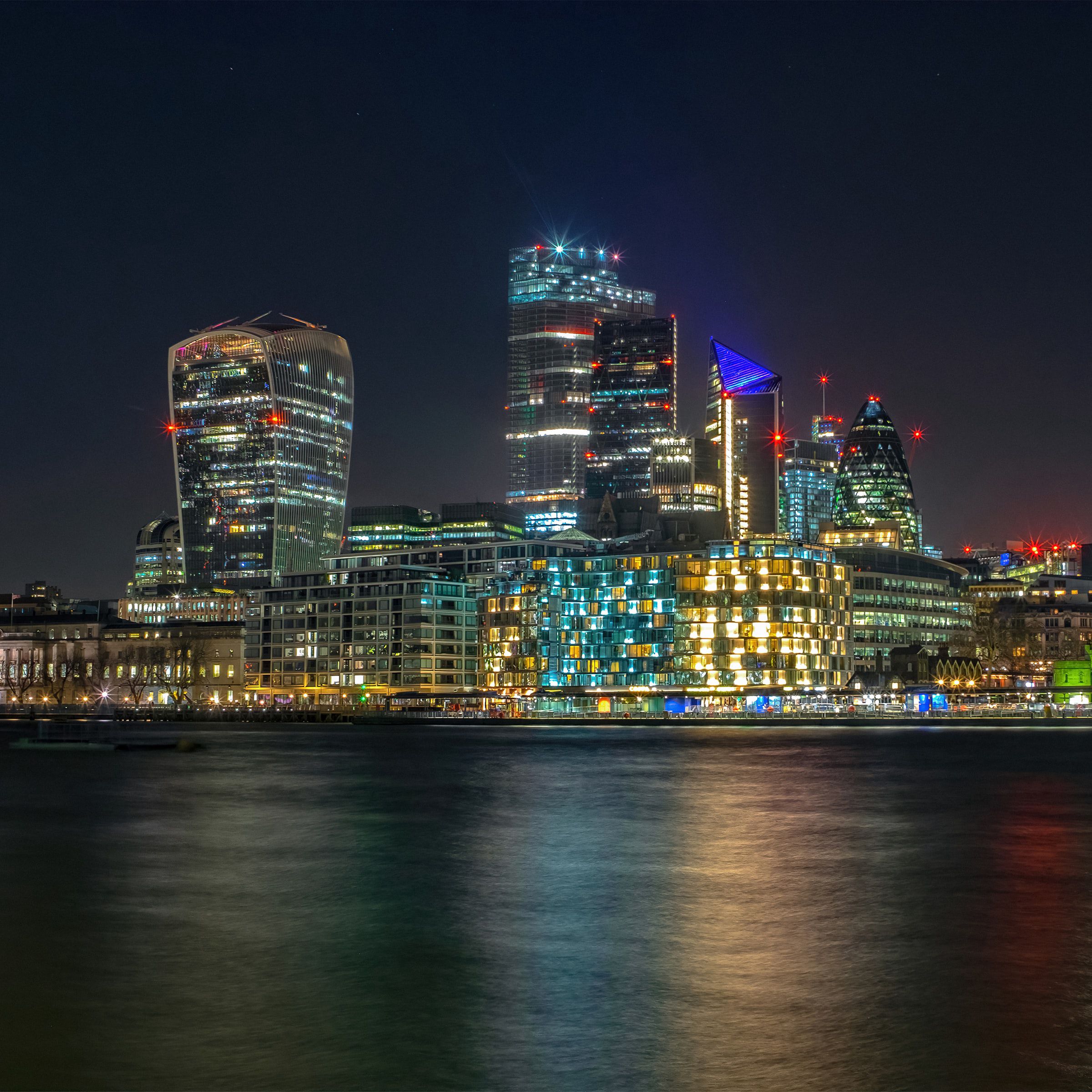 Free download wallpaper Cities, Sea, Building, Lights, Night City on your PC desktop