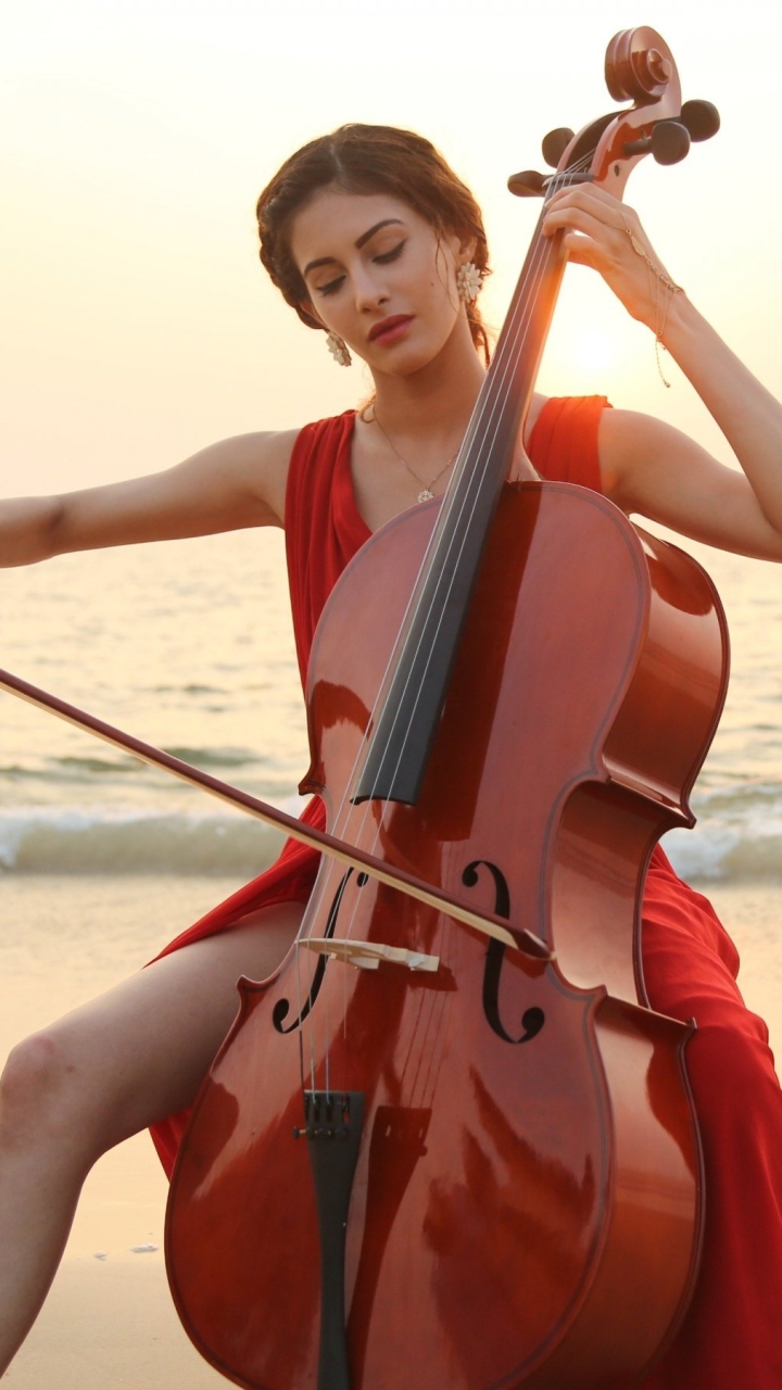 1353594 descargar fondo de pantalla mujeres, modelo, vestido rojo, estado animico, estado de ánimo, violonchelo: protectores de pantalla e imágenes gratis