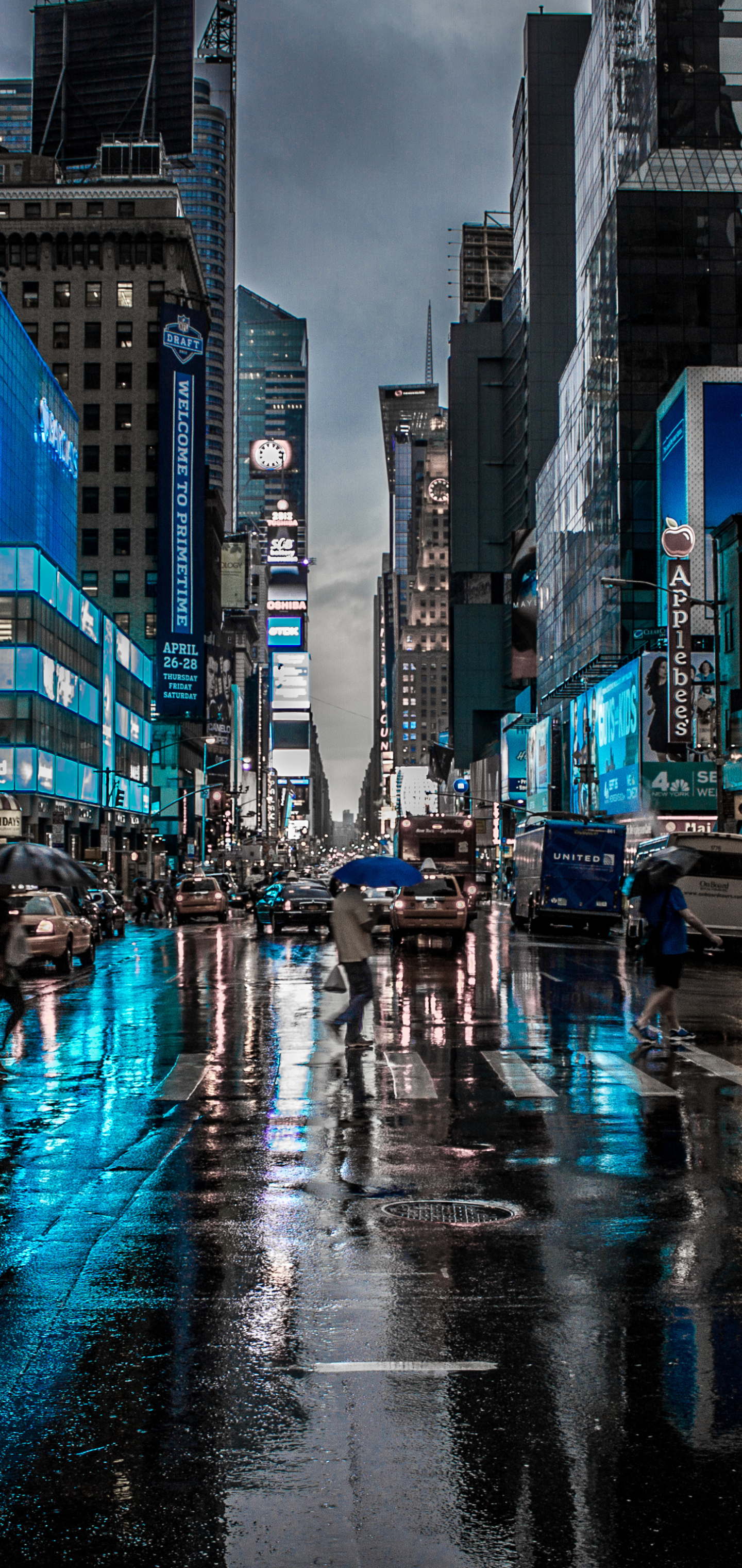 Скачать картинку Города, Дождь, Ночь, Город, Нью Йорк, Сделано Человеком в телефон бесплатно.