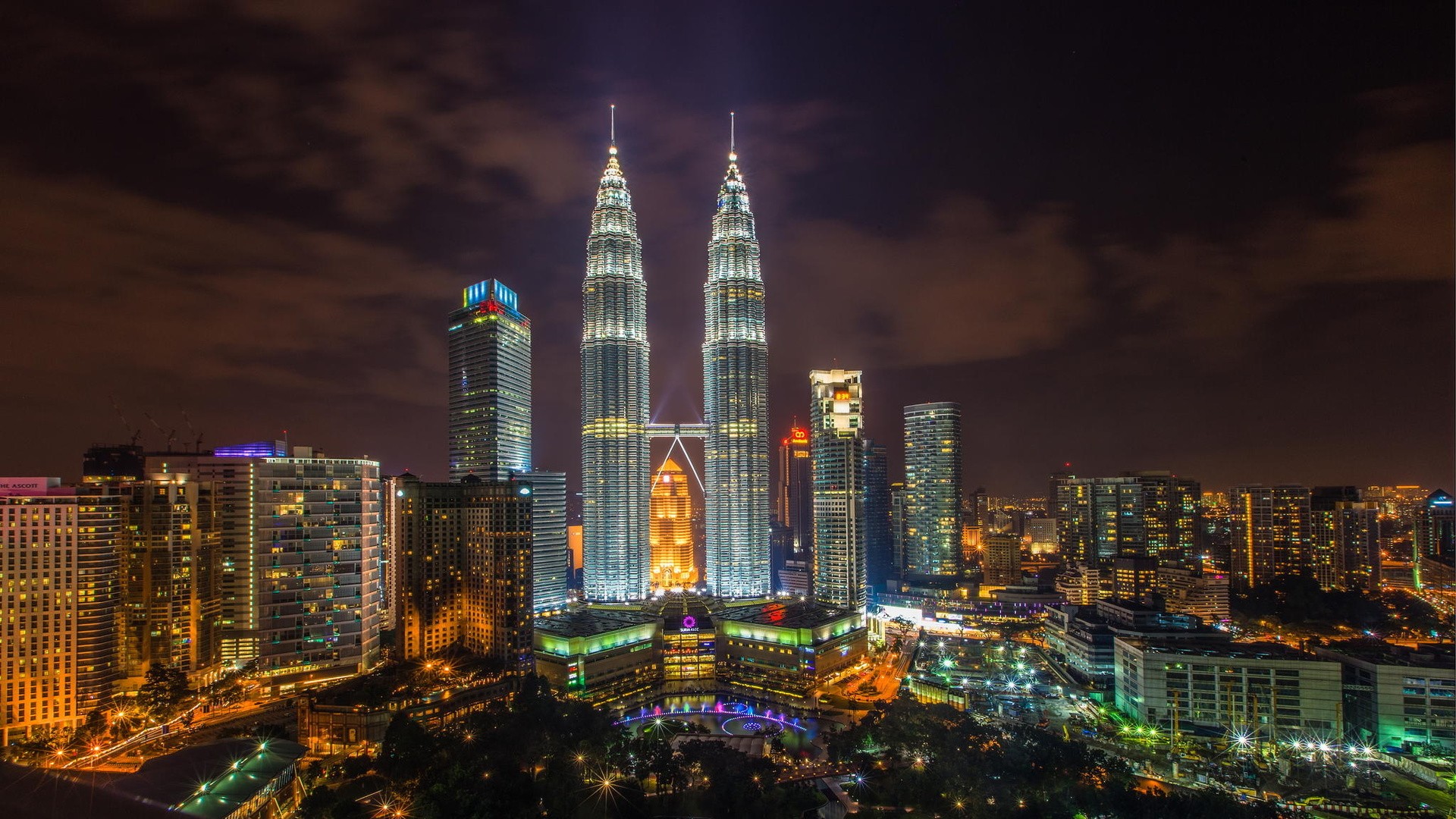 1502930 descargar fondo de pantalla hecho por el hombre, torres petronas, ciudad, luz, malasia, noche: protectores de pantalla e imágenes gratis