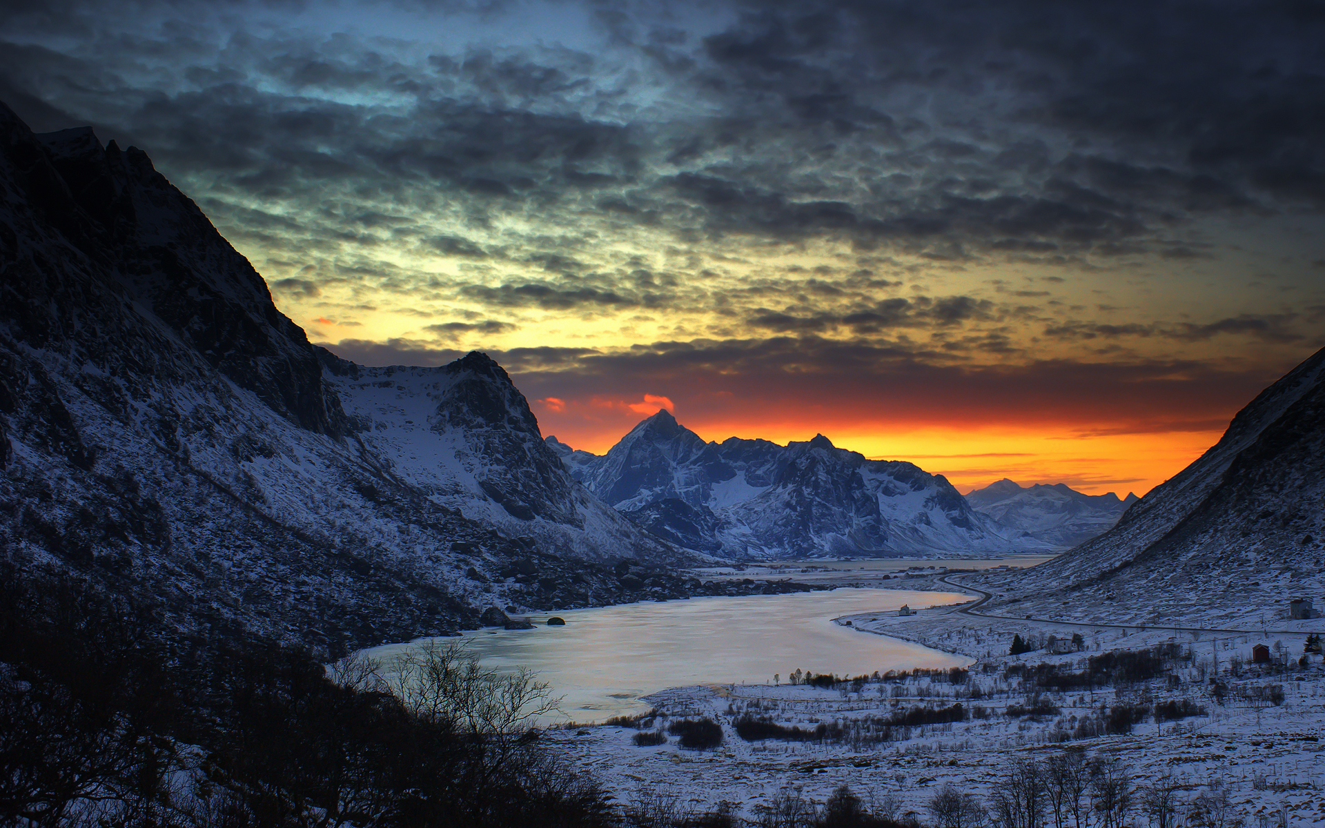 Descarga gratis la imagen Invierno, Nieve, Montaña, Lago, Nube, Atardecer, Tierra/naturaleza en el escritorio de tu PC
