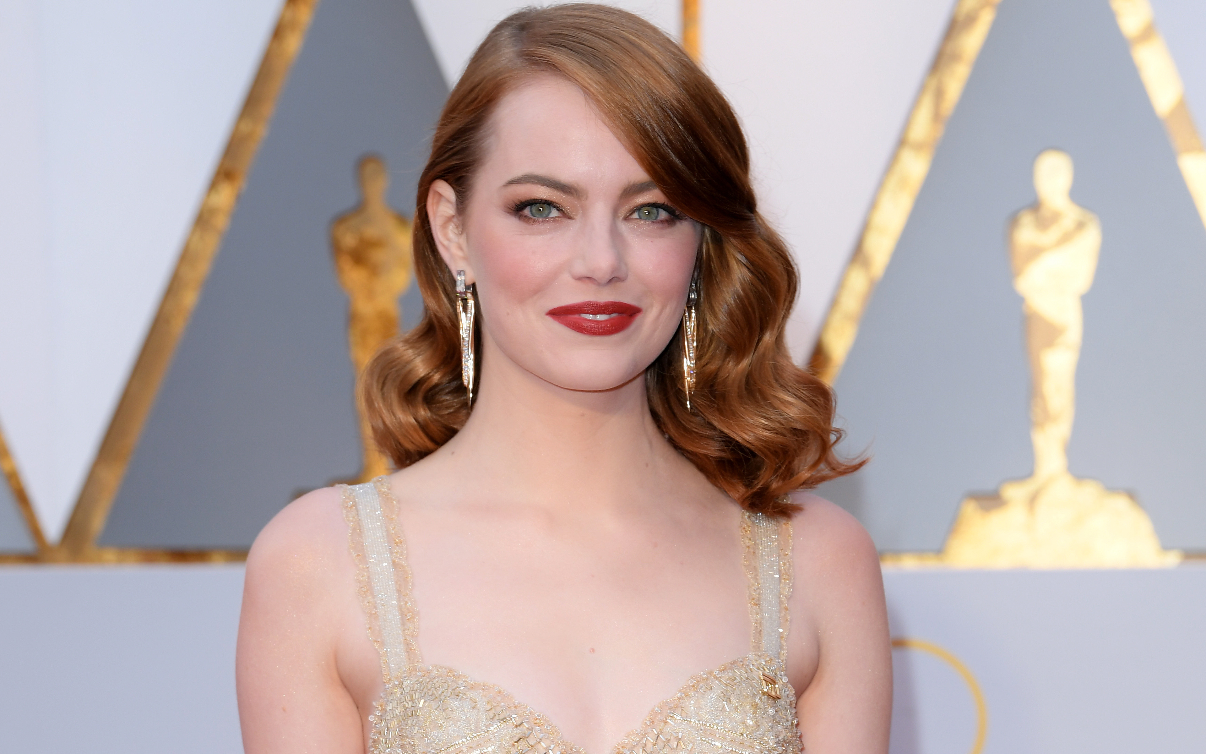 Download mobile wallpaper Emma Stone, Green Eyes, American, Celebrity, Actress, Lipstick for free.