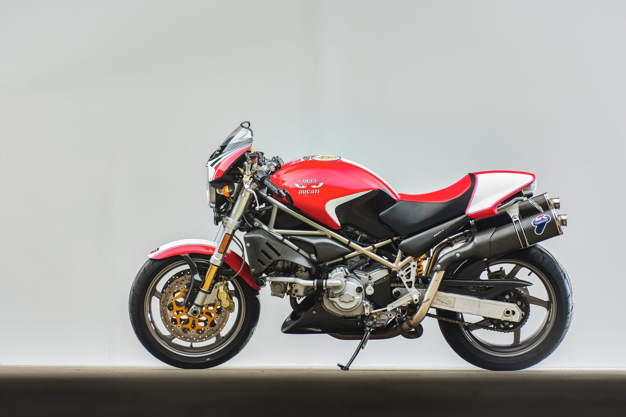 Скачать обои Ducati Monster S4 Фогарти Издание на телефон бесплатно