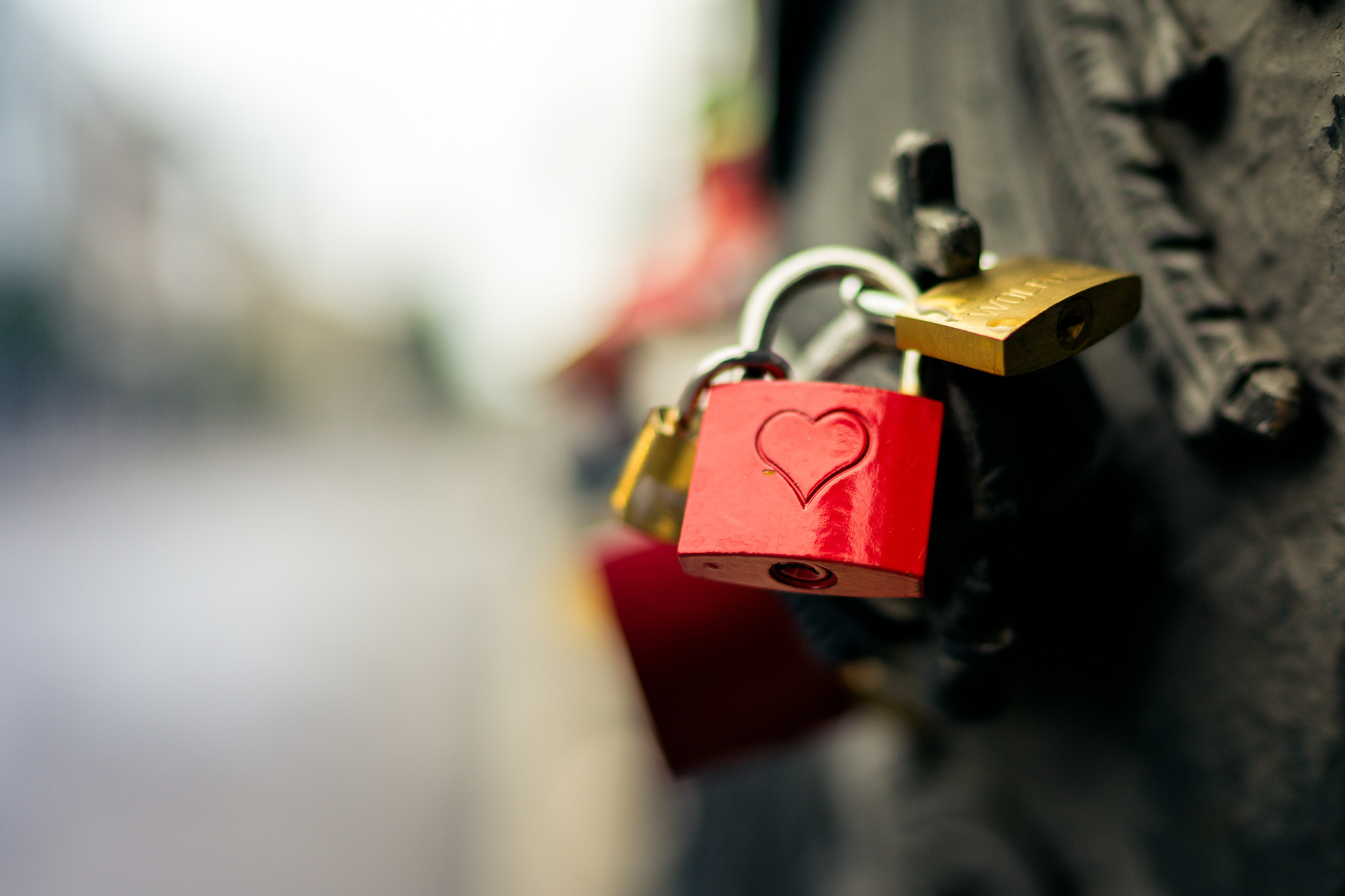 Download background man made, lock, blur, close up, heart, romantic