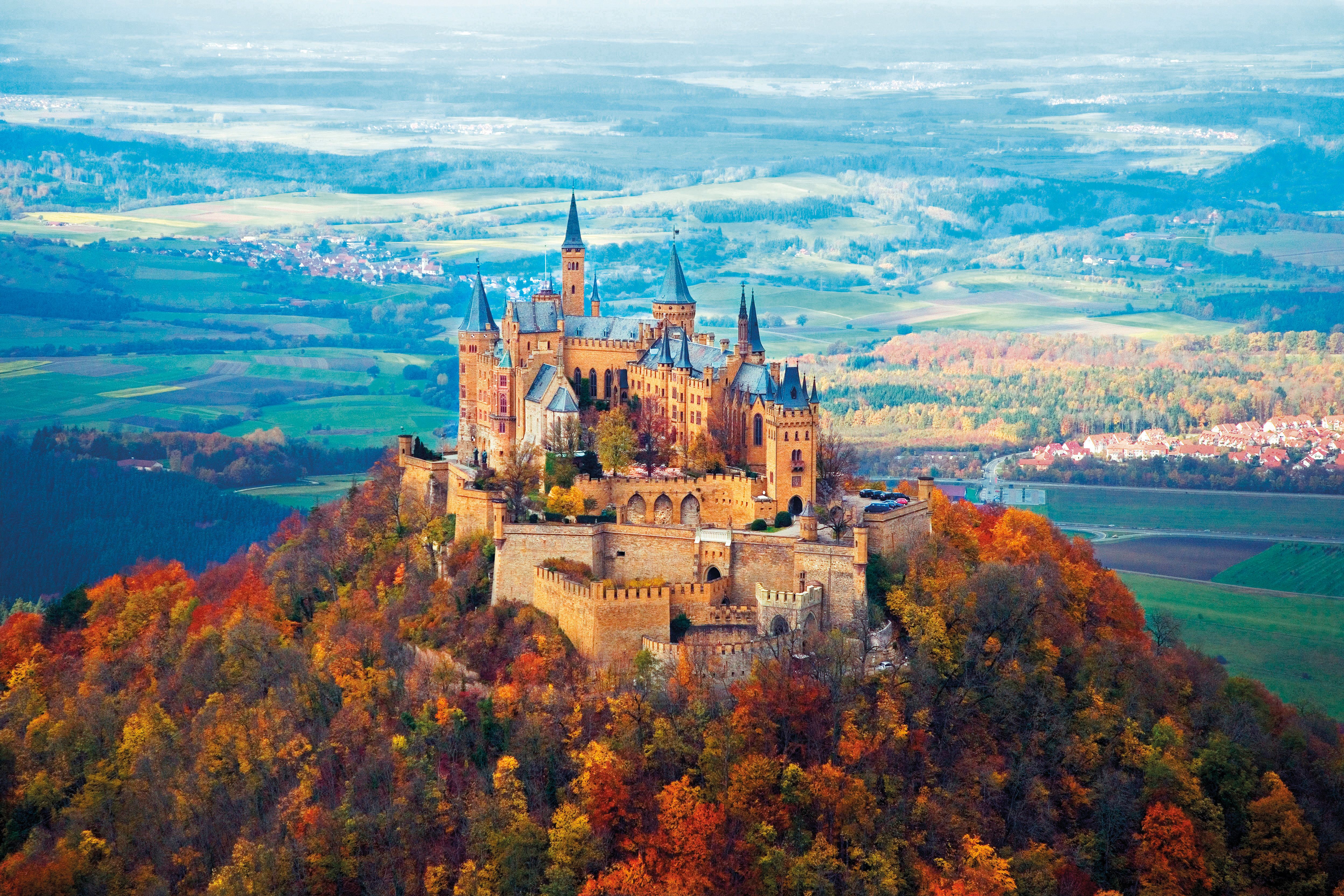 390128 скачать картинку осень, замок гогенцоллерн, замки, сделано человеком, замок, лес - обои и заставки бесплатно