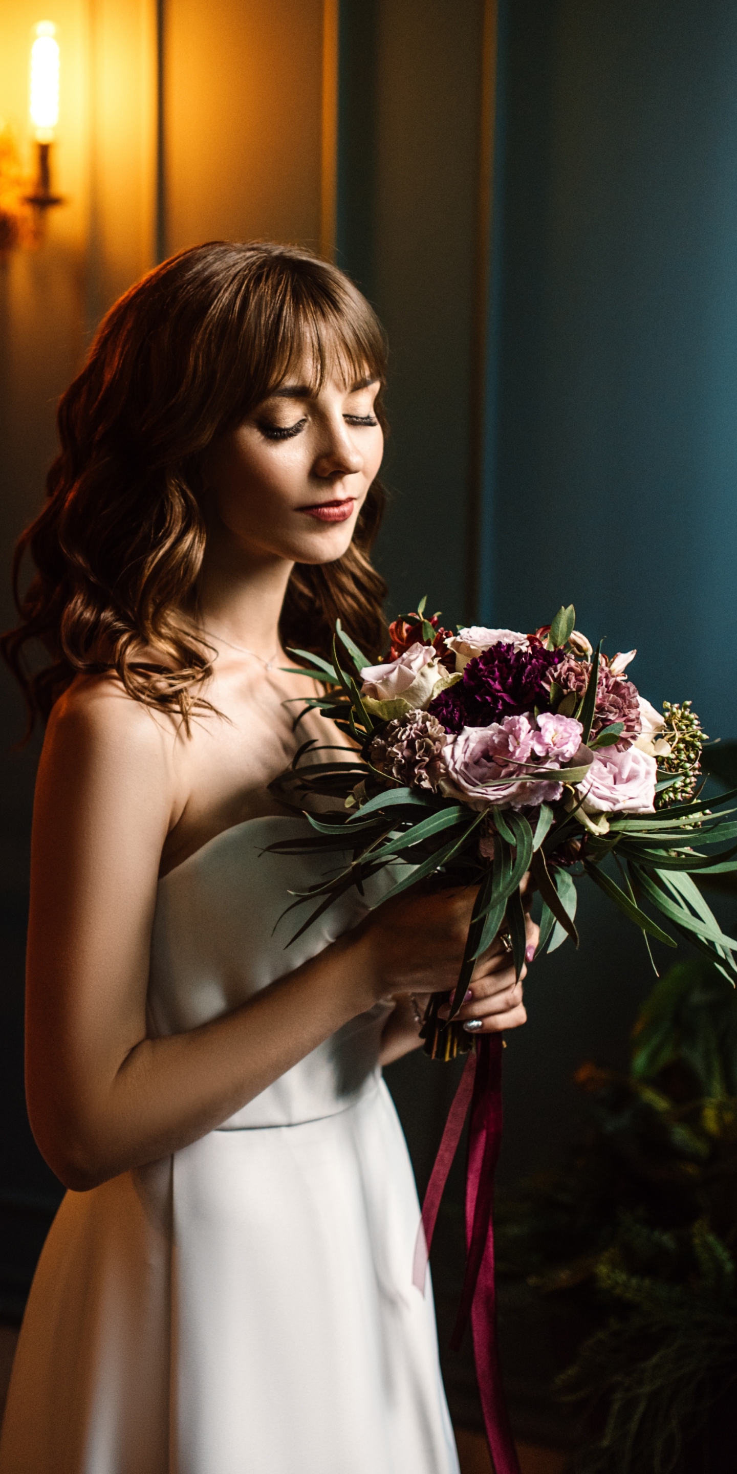 Download mobile wallpaper Bouquet, Mood, Brunette, Women, White Dress for free.