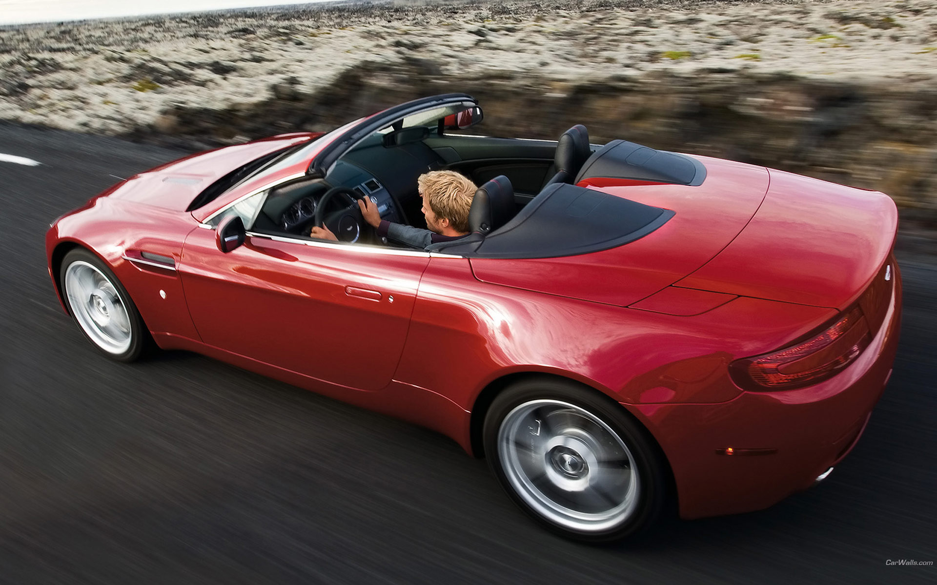 Laden Sie das Aston Martin, Fahrzeuge, Aston Martin V8 Vantage-Bild kostenlos auf Ihren PC-Desktop herunter