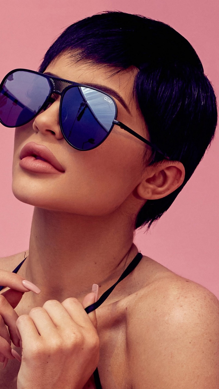 Download mobile wallpaper Sunglasses, Model, Celebrity, Short Hair, Purple Hair, Kylie Jenner for free.