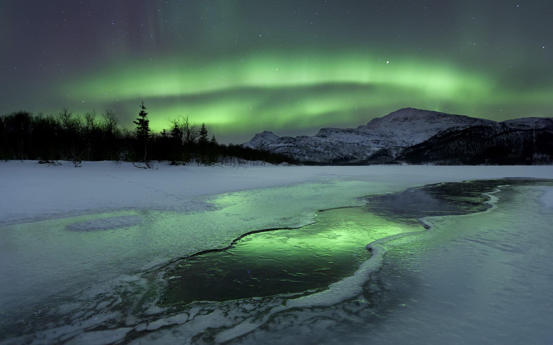 Download mobile wallpaper Earth, Aurora Borealis for free.