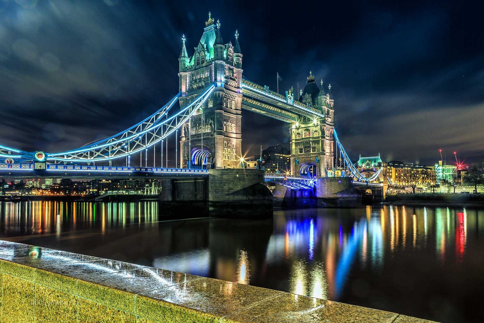 PCデスクトップにロンドン, 光, 夜, タワーブリッジ, マンメイド画像を無料でダウンロード