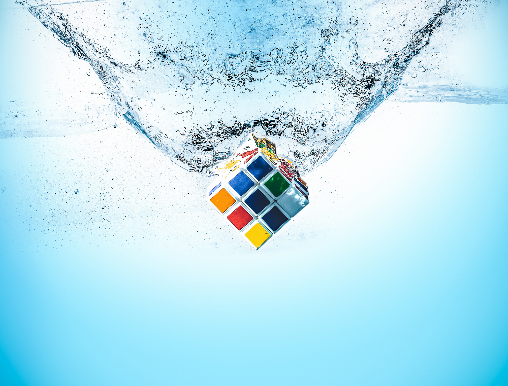 766049 завантажити картинку кубик рубика, гра, сплеск, вода - шпалери і заставки безкоштовно