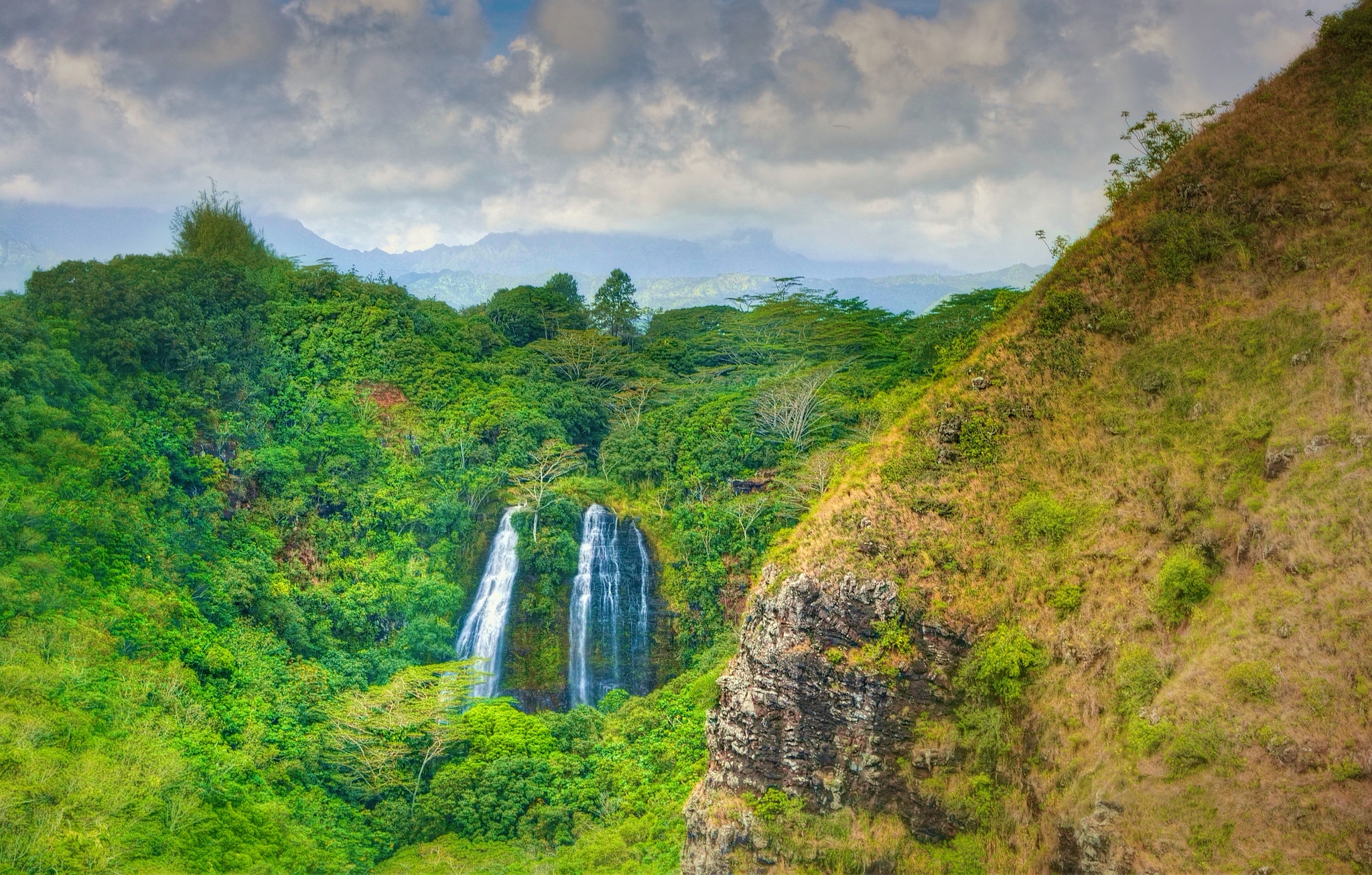 Скачать обои бесплатно Водопады, Гора, Водопад, Лес, Зеленый, Гавайи, Кауаи, Земля/природа, Водопад Опаэкаа картинка на рабочий стол ПК