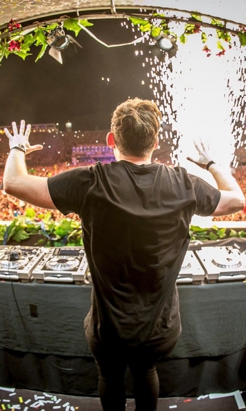 Download mobile wallpaper Music, Dj, Hardwell for free.