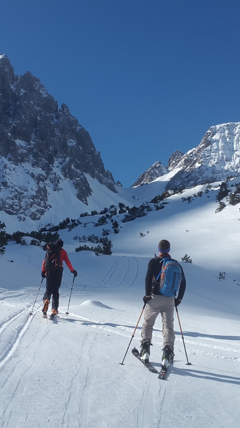 1265788 descargar fondo de pantalla deporte, esquí, nieve, escalada, montañismo, invierno, montaña: protectores de pantalla e imágenes gratis