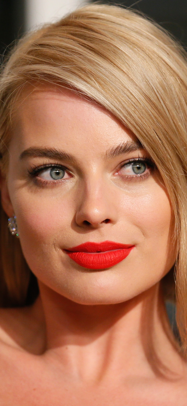 Download mobile wallpaper Blonde, Face, Blue Eyes, Celebrity, Actress, Lipstick, Australian, Margot Robbie for free.