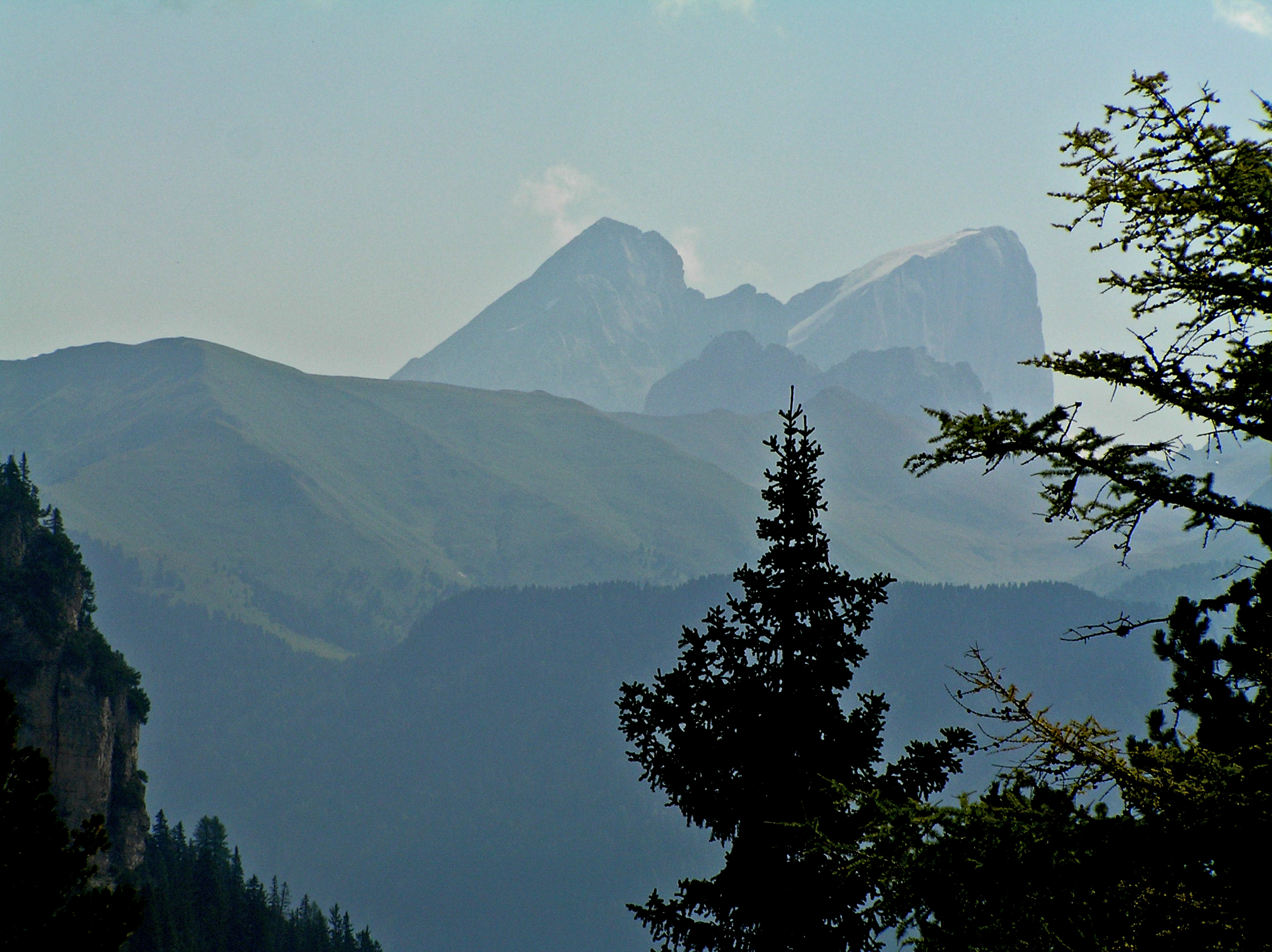 Скачать картинку Горы, Гора, Земля/природа в телефон бесплатно.