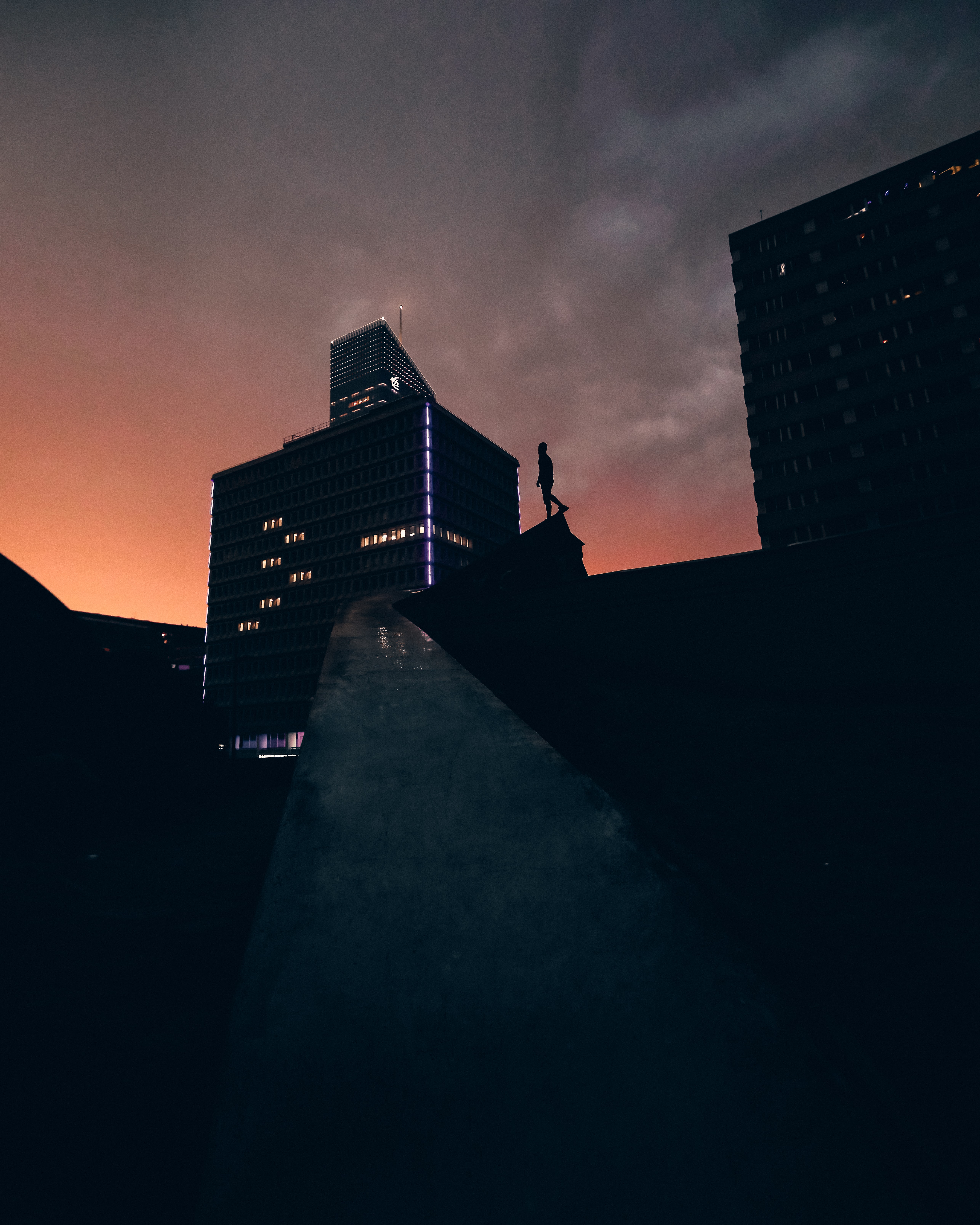 Free download wallpaper Dark, Sunset, Building, Silhouette, City on your PC desktop