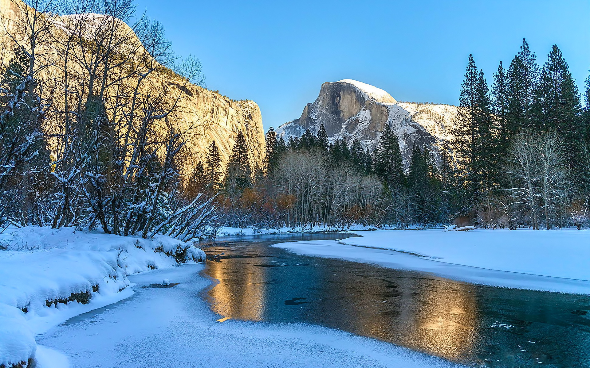 Скачать картинку Зима, Река, Снег, Гора, Земля/природа в телефон бесплатно.