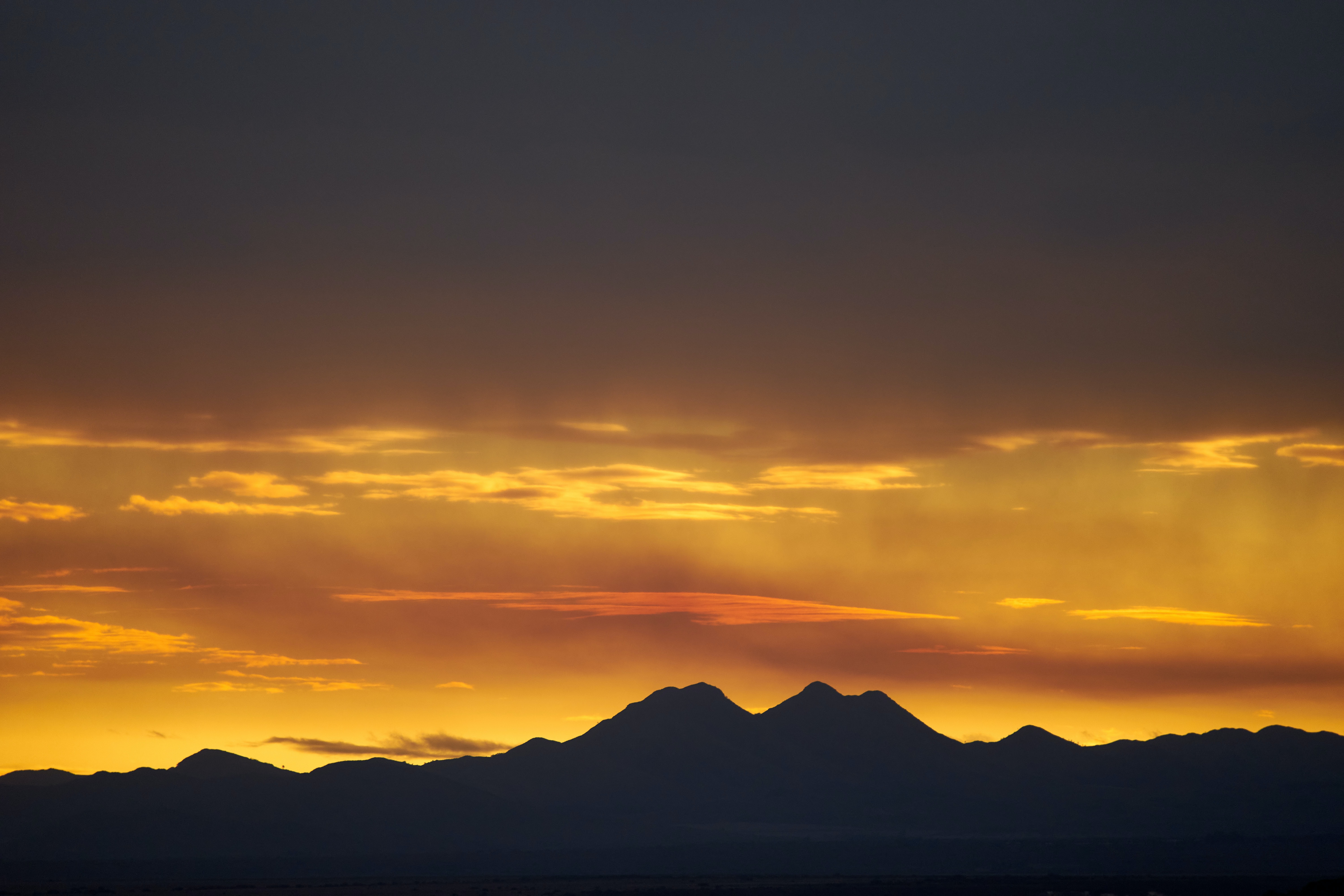 Free download wallpaper Sunset, Mountains, Dusk, Outlines, Twilight, Dark, Landscape on your PC desktop