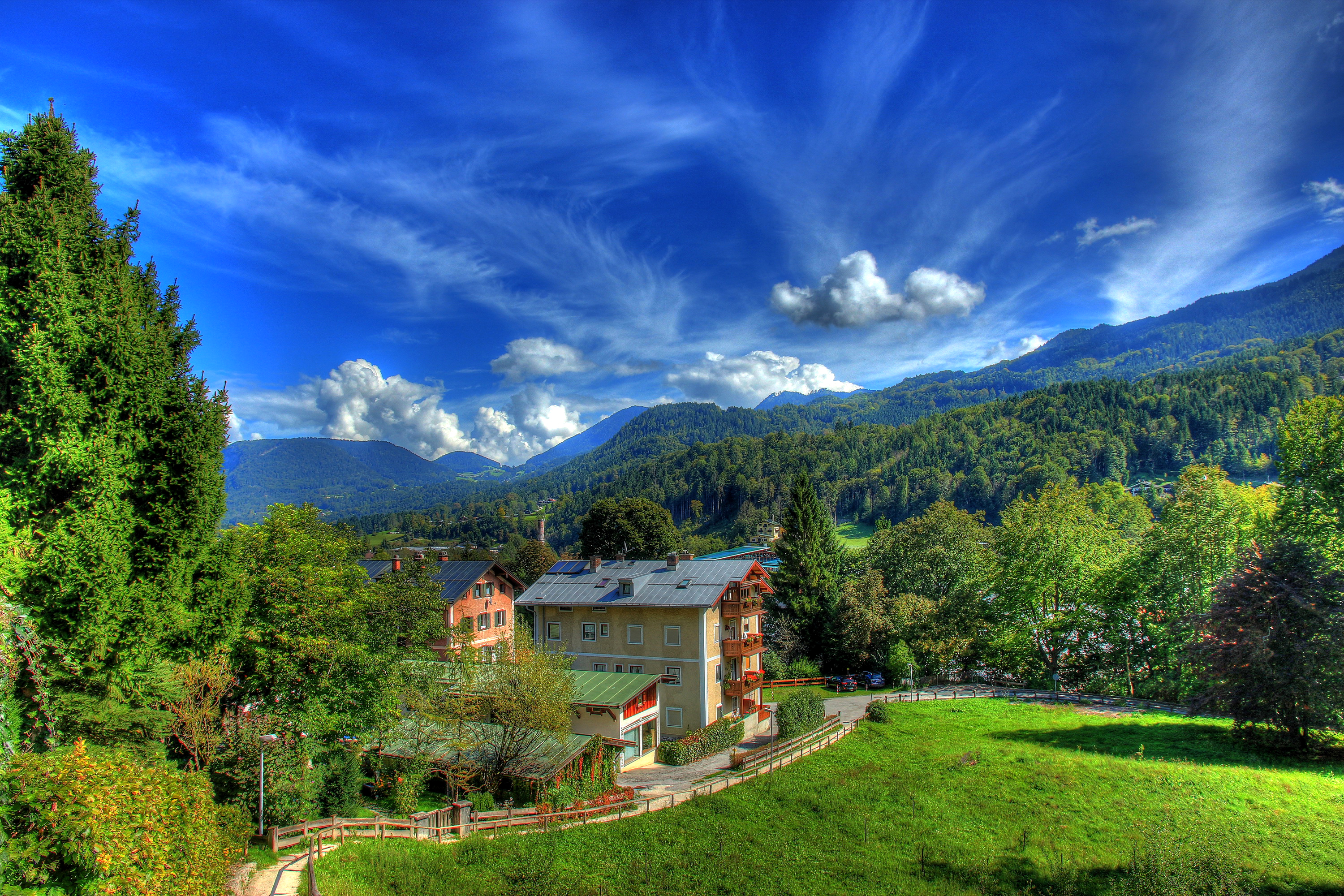 Free download wallpaper Landscape, Mountain, Forest, Village, Man Made on your PC desktop