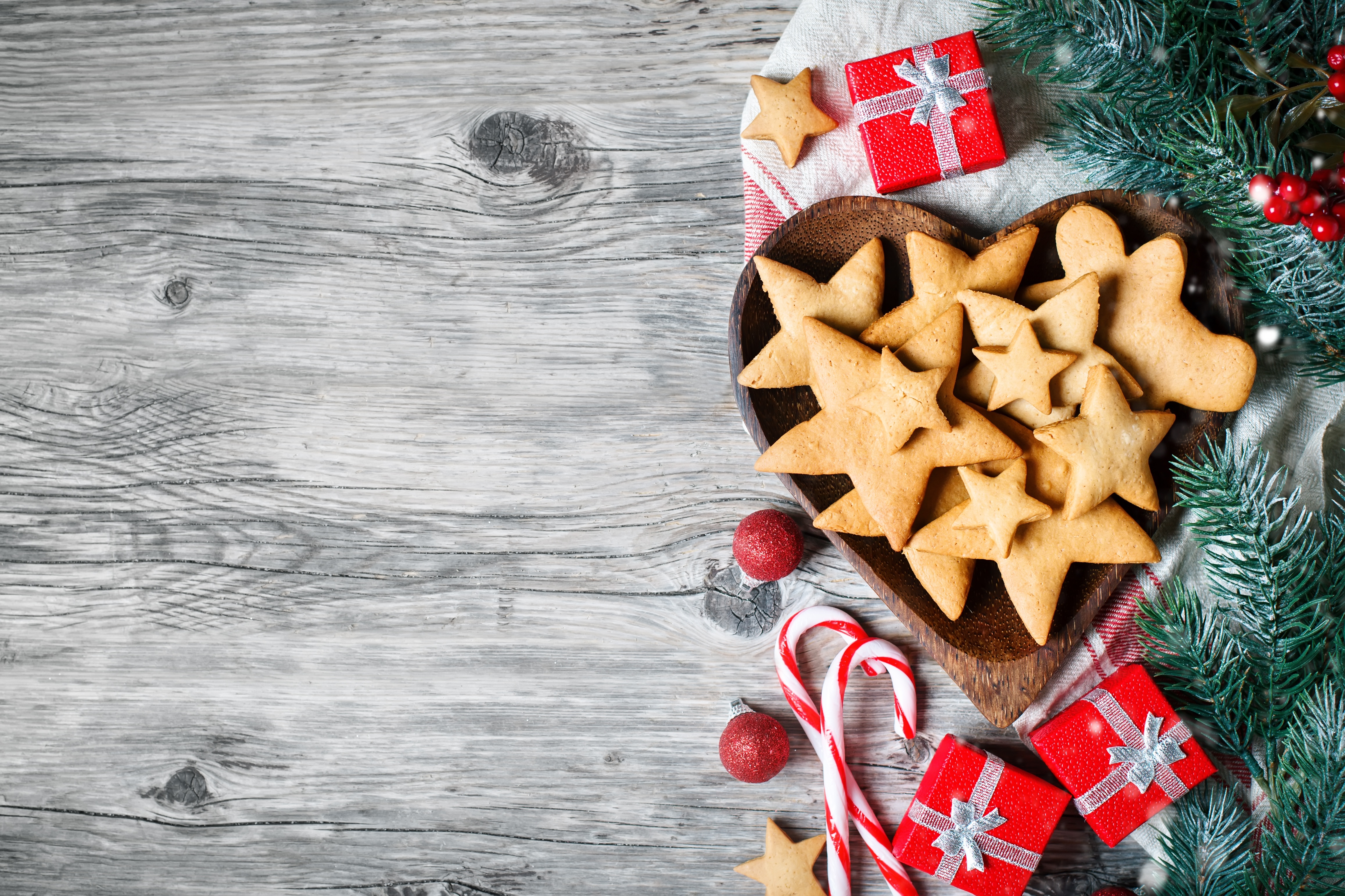 Free download wallpaper Food, Christmas, Cookie, Heart Shaped on your PC desktop