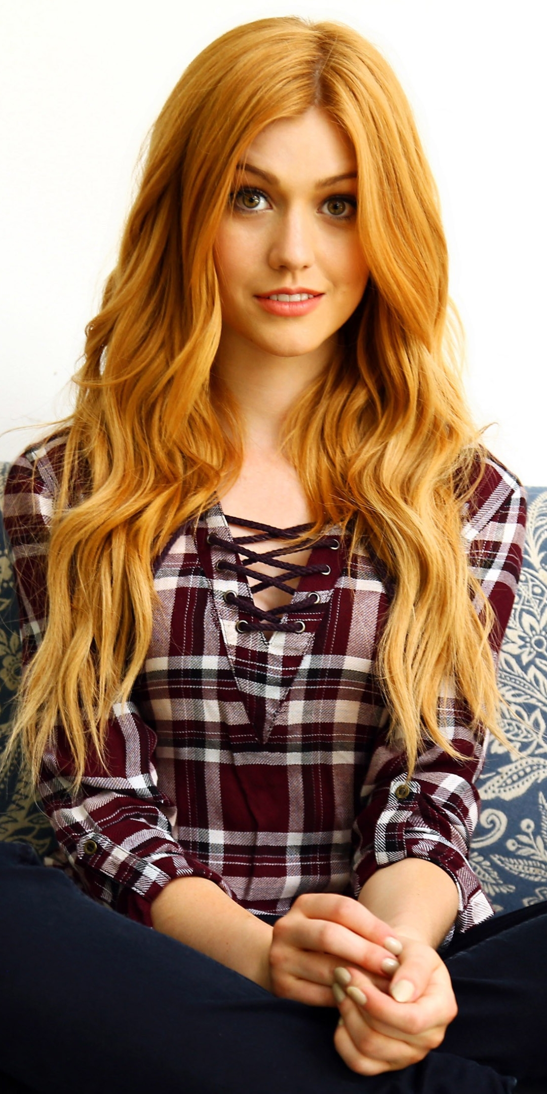 Download mobile wallpaper Redhead, Green Eyes, American, Celebrity, Actress, Katherine Mcnamara for free.